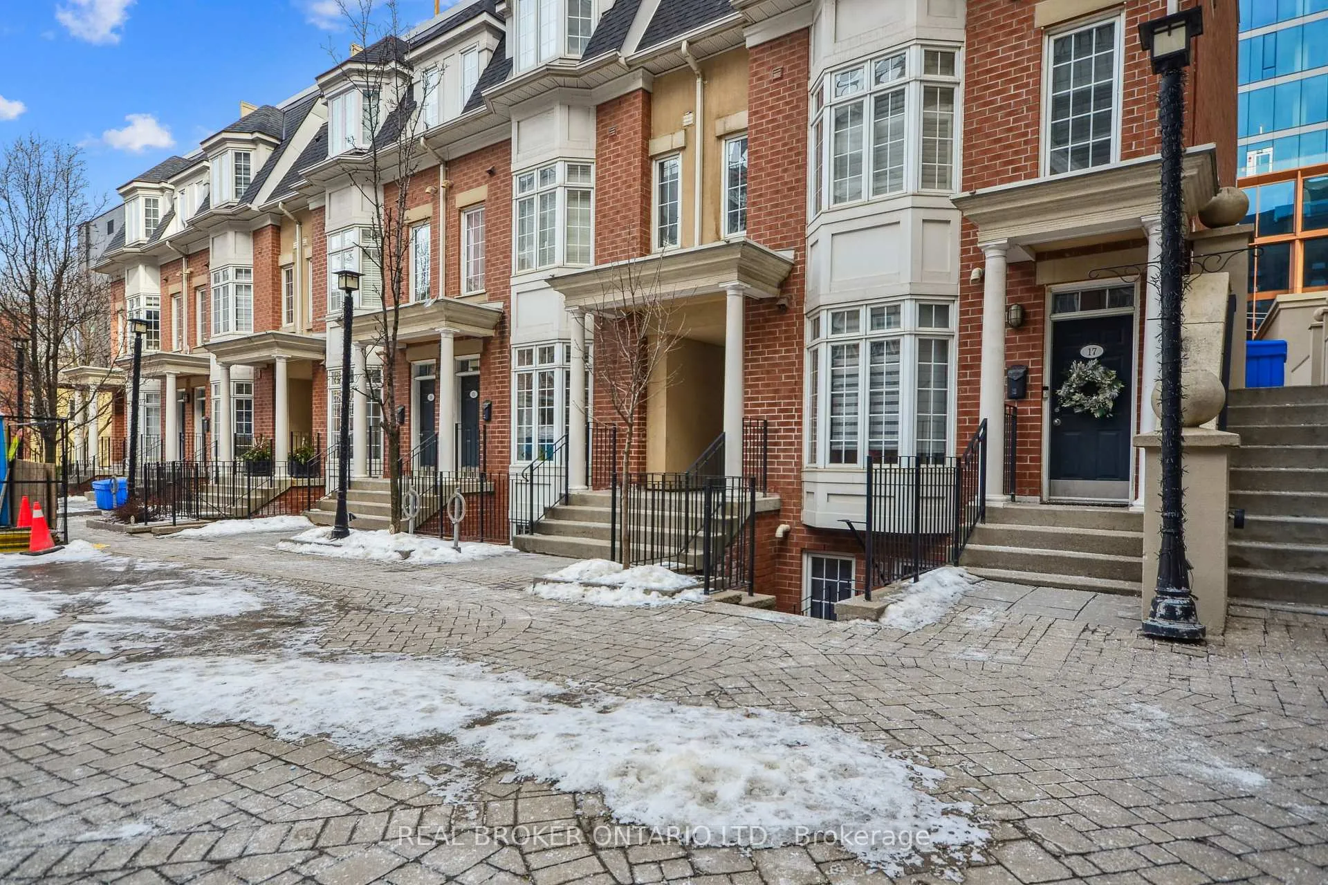 Photo 3 of Unit 12, 11 Niagara Street, Toronto, Waterfront Communities — HOMEH