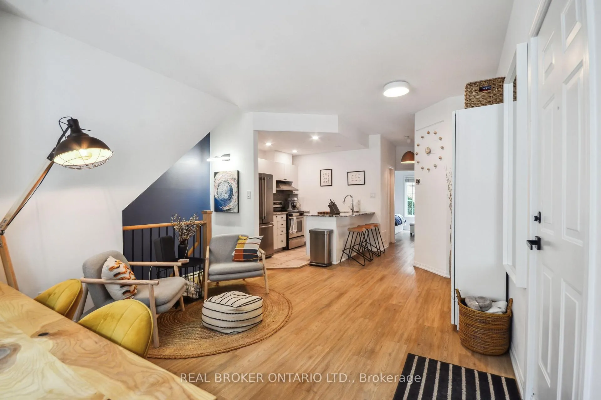 Photo 4 of Unit 12, 11 Niagara Street, Toronto, Waterfront Communities — HOMEH