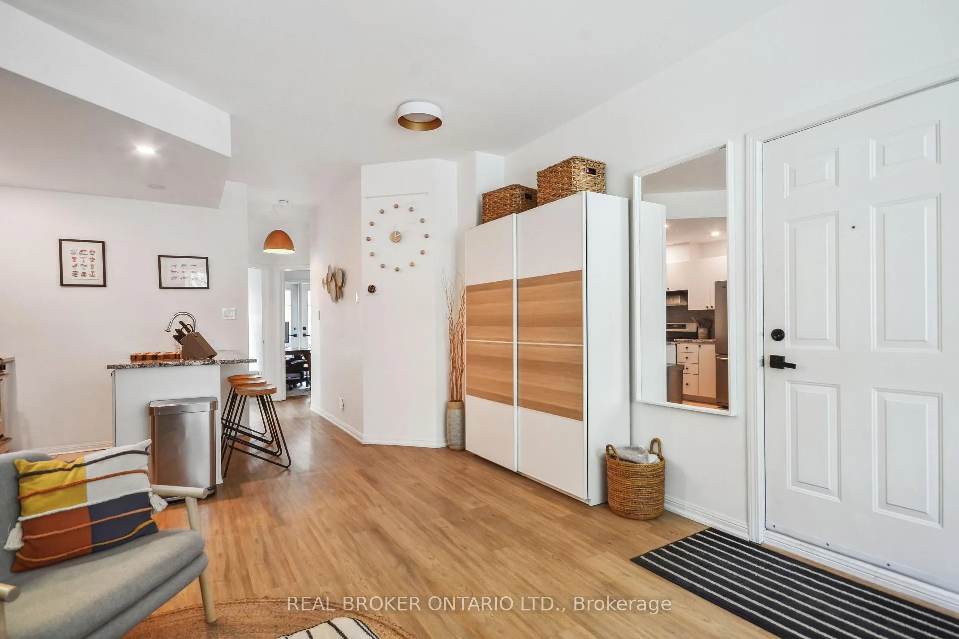 Photo 7 of Unit 12, 11 Niagara Street, Toronto, Waterfront Communities — HOMEH