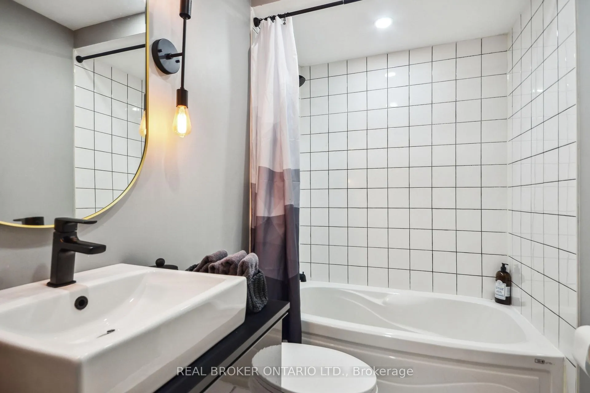 Photo 14 of Unit 12, 11 Niagara Street, Toronto, Waterfront Communities — HOMEH