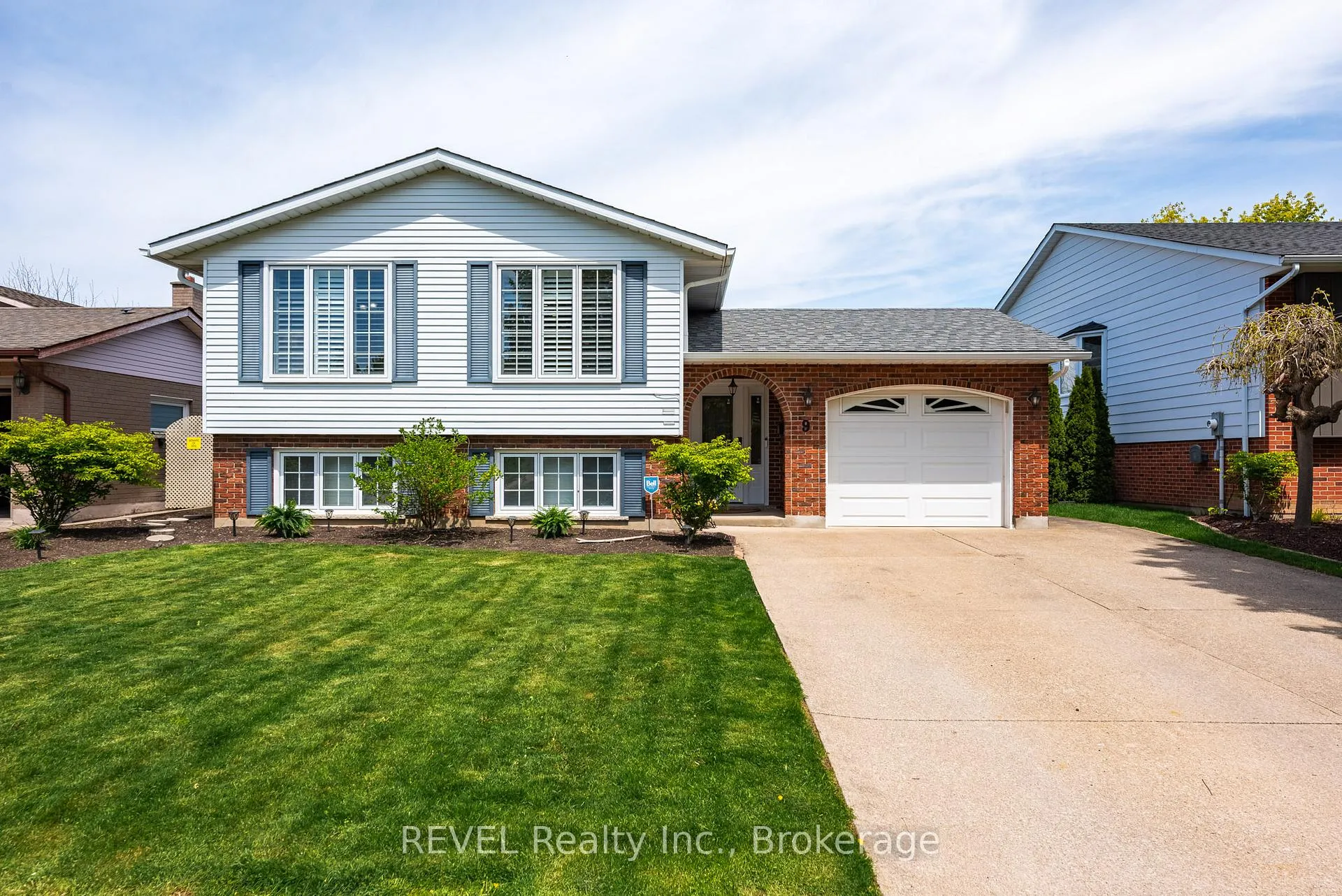 Front of 9 Amberwood Court