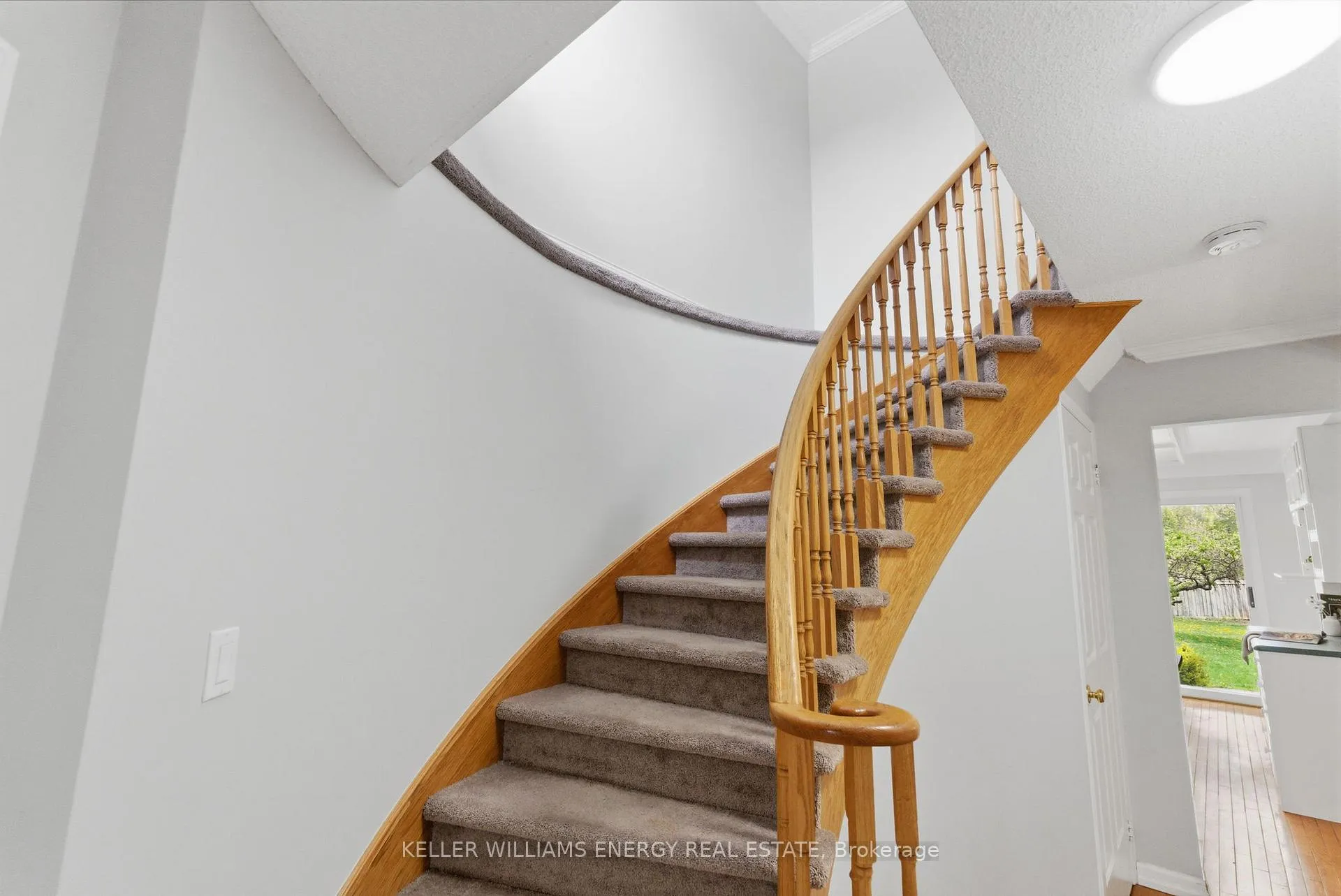 Photo 26 of 49 Cecil Found Crescent, Clarington, Courtice — HOMEH