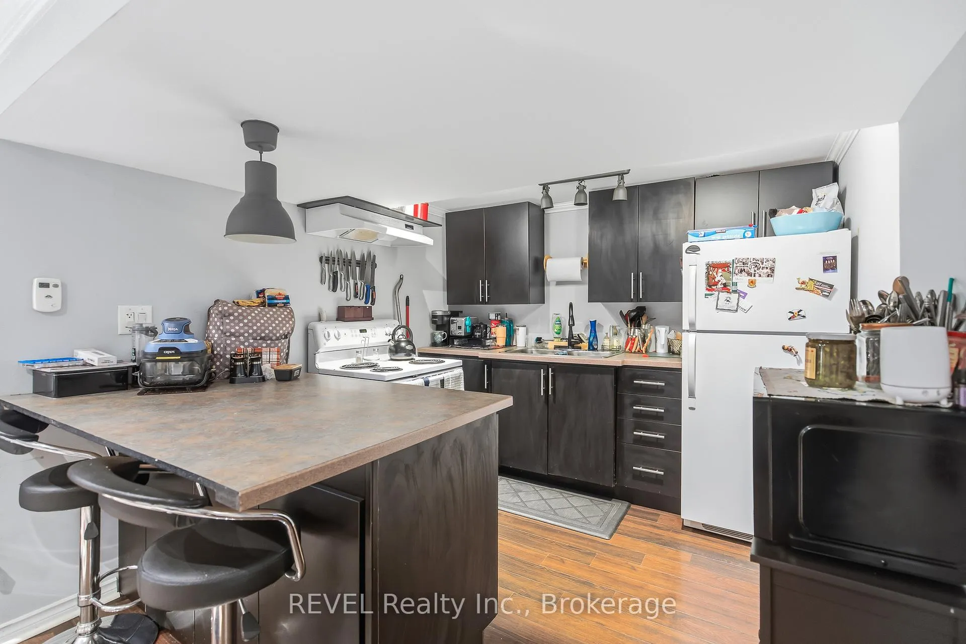Photo 3 of 8257 Post Road, Niagara Falls, Ascot — HOMEH