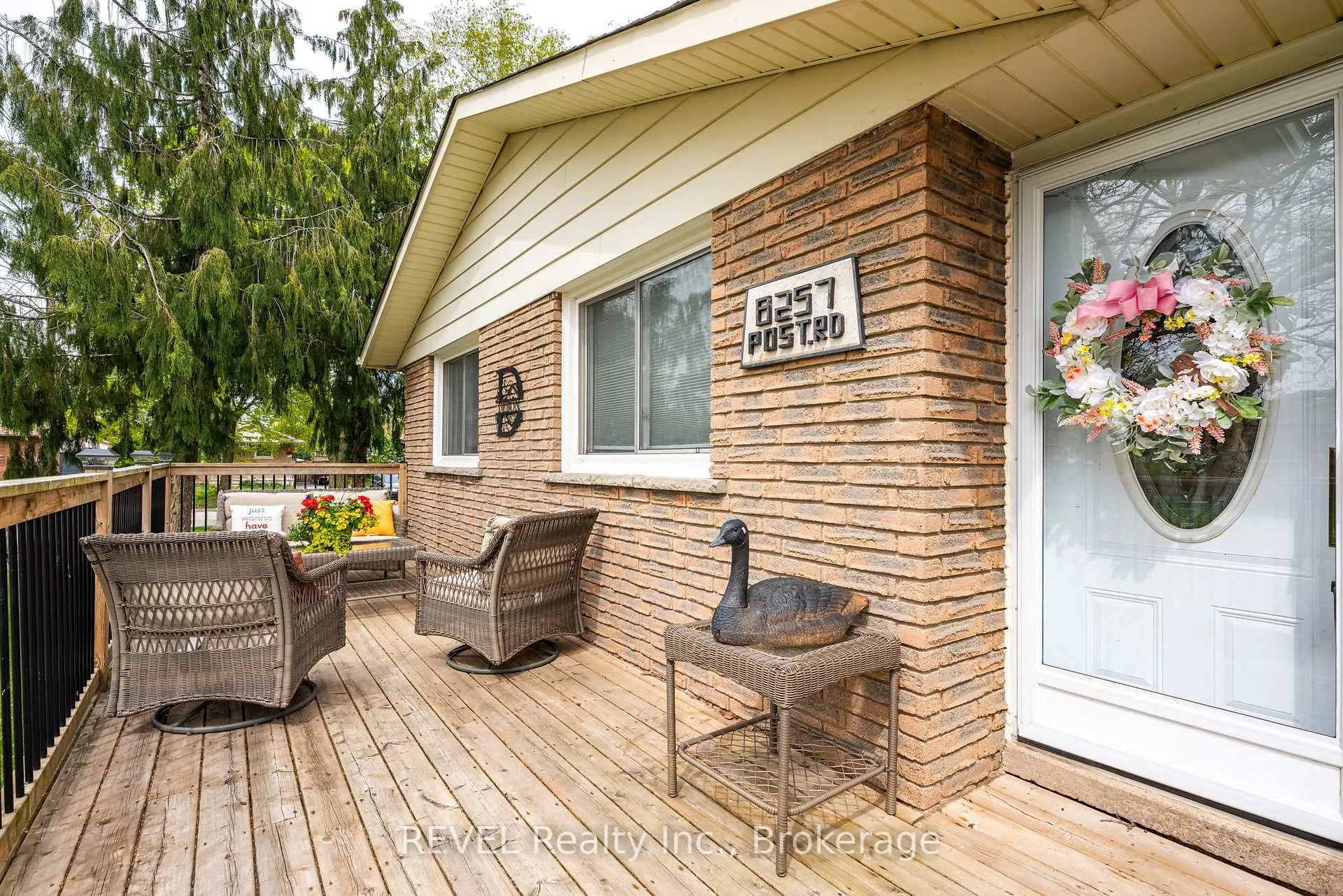Photo 5 of 8257 Post Road, Niagara Falls, Ascot — HOMEH