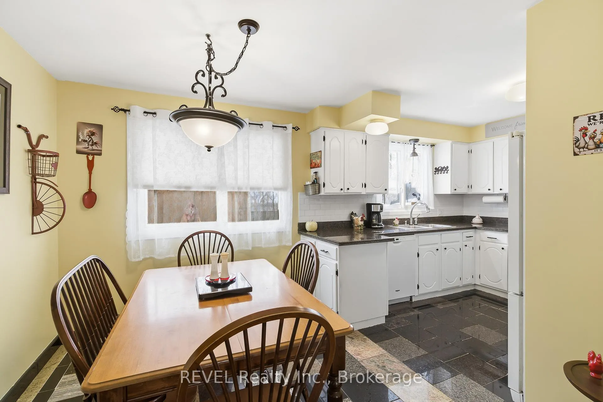 Photo 9 of 8257 Post Road, Niagara Falls, Ascot — HOMEH
