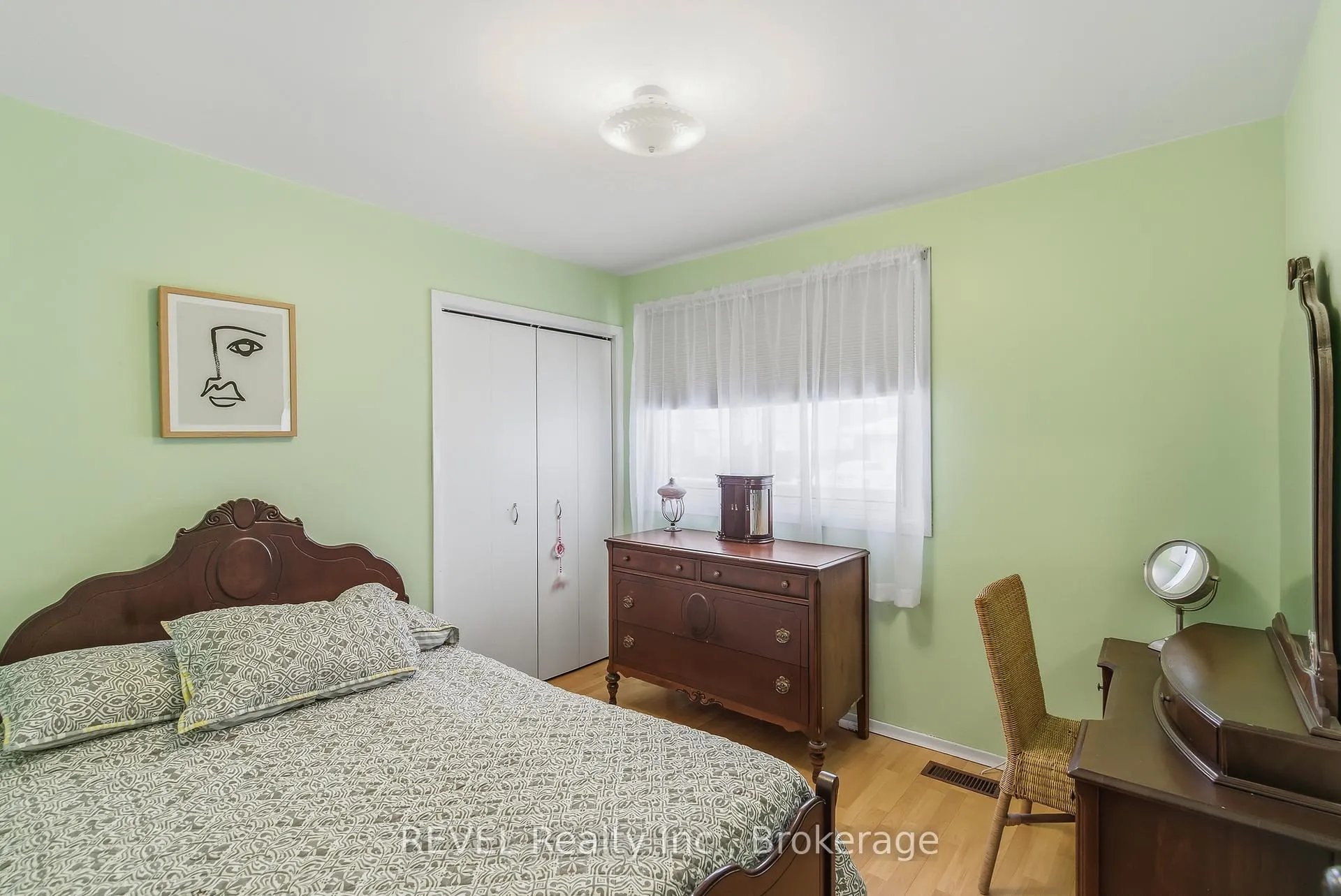 Photo 14 of 8257 Post Road, Niagara Falls, Ascot — HOMEH