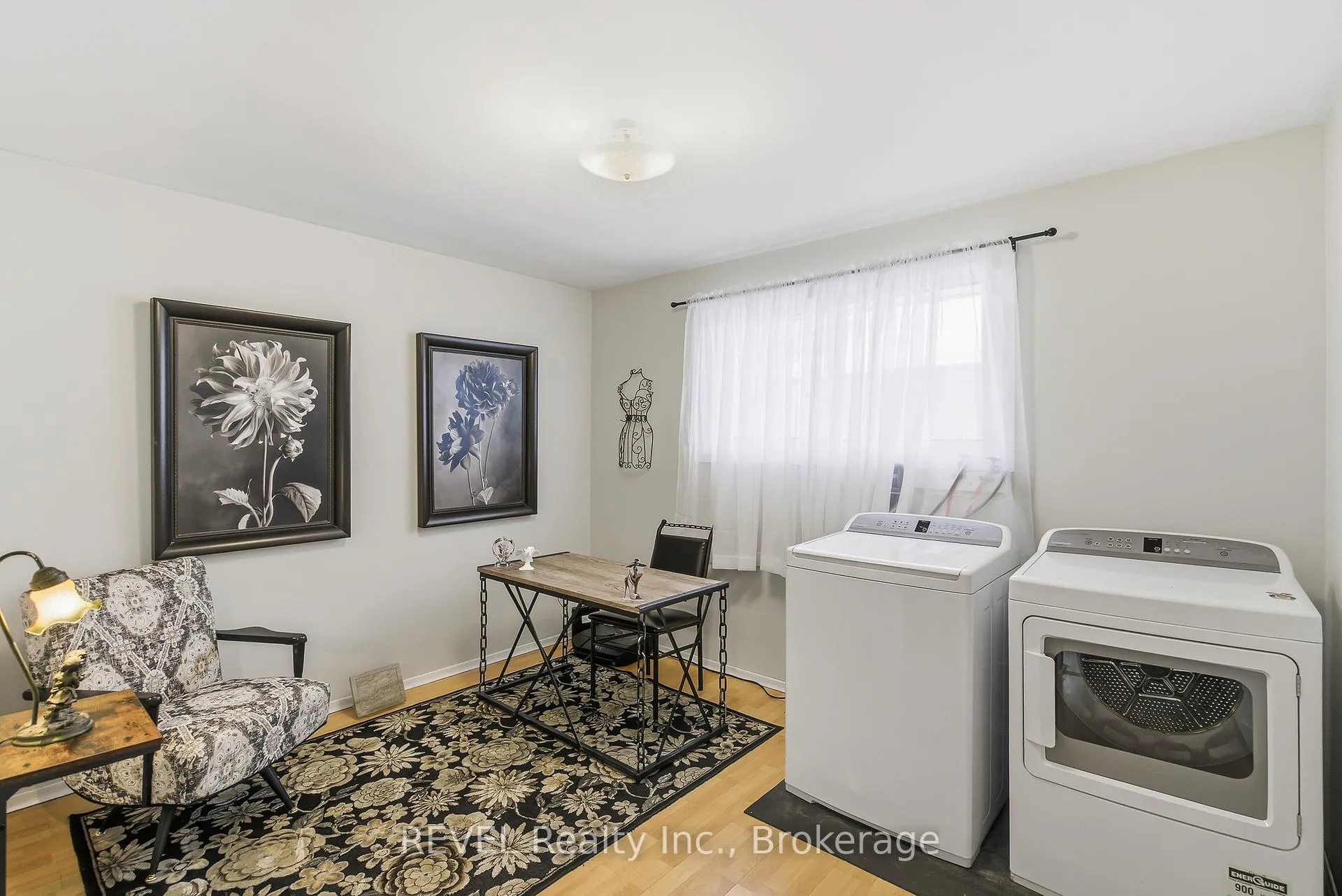 Photo 15 of 8257 Post Road, Niagara Falls, Ascot — HOMEH