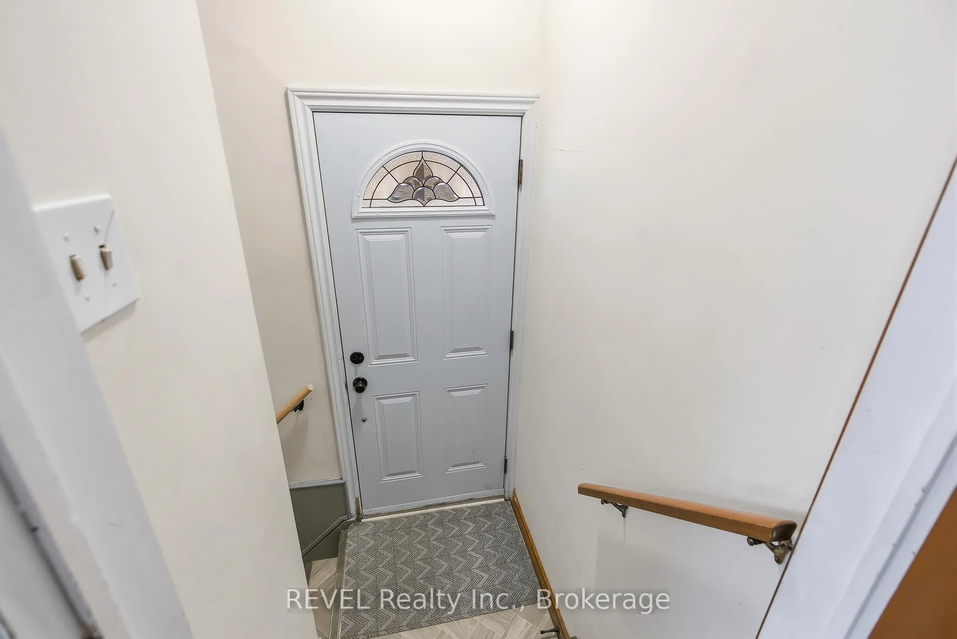Photo 17 of 8257 Post Road, Niagara Falls, Ascot — HOMEH