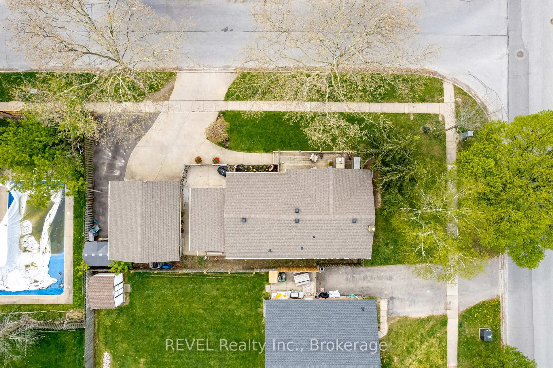 Photo 25 of 8257 Post Road, Niagara Falls, Ascot — HOMEH
