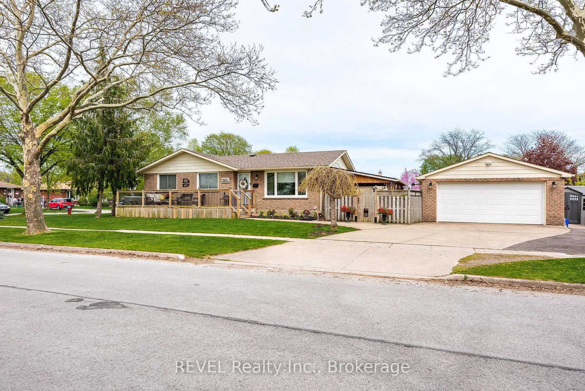 Photo 27 of 8257 Post Road, Niagara Falls, Ascot — HOMEH