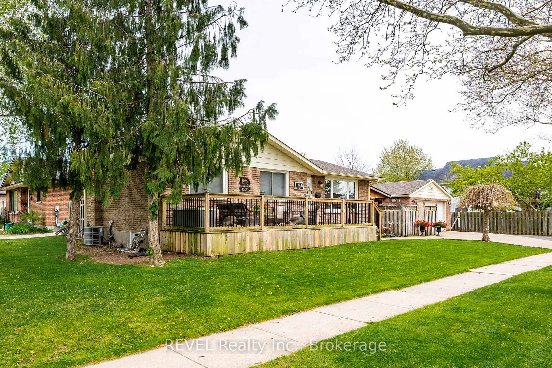 Photo 29 of 8257 Post Road, Niagara Falls, Ascot — HOMEH
