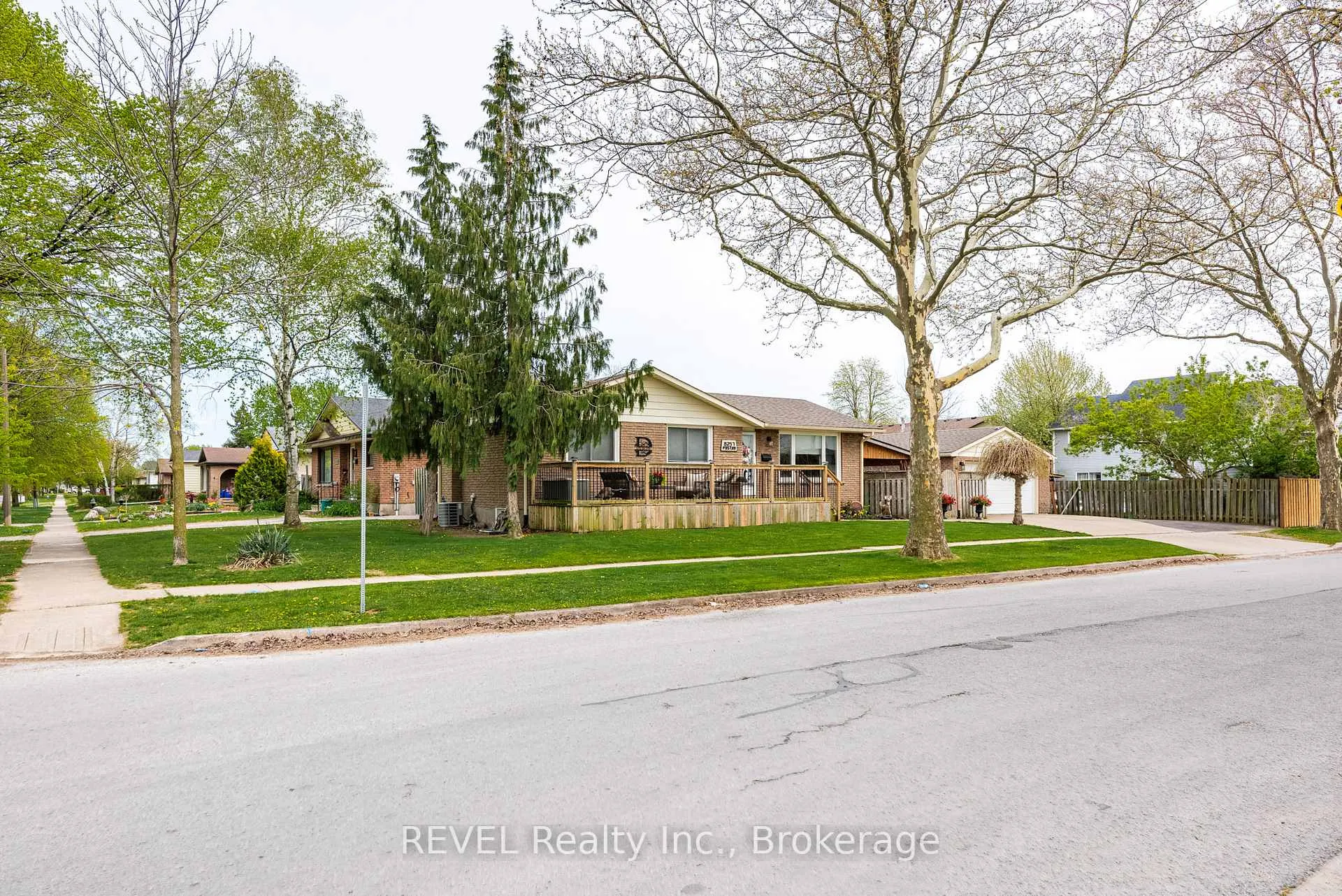 Photo 30 of 8257 Post Road, Niagara Falls, Ascot — HOMEH