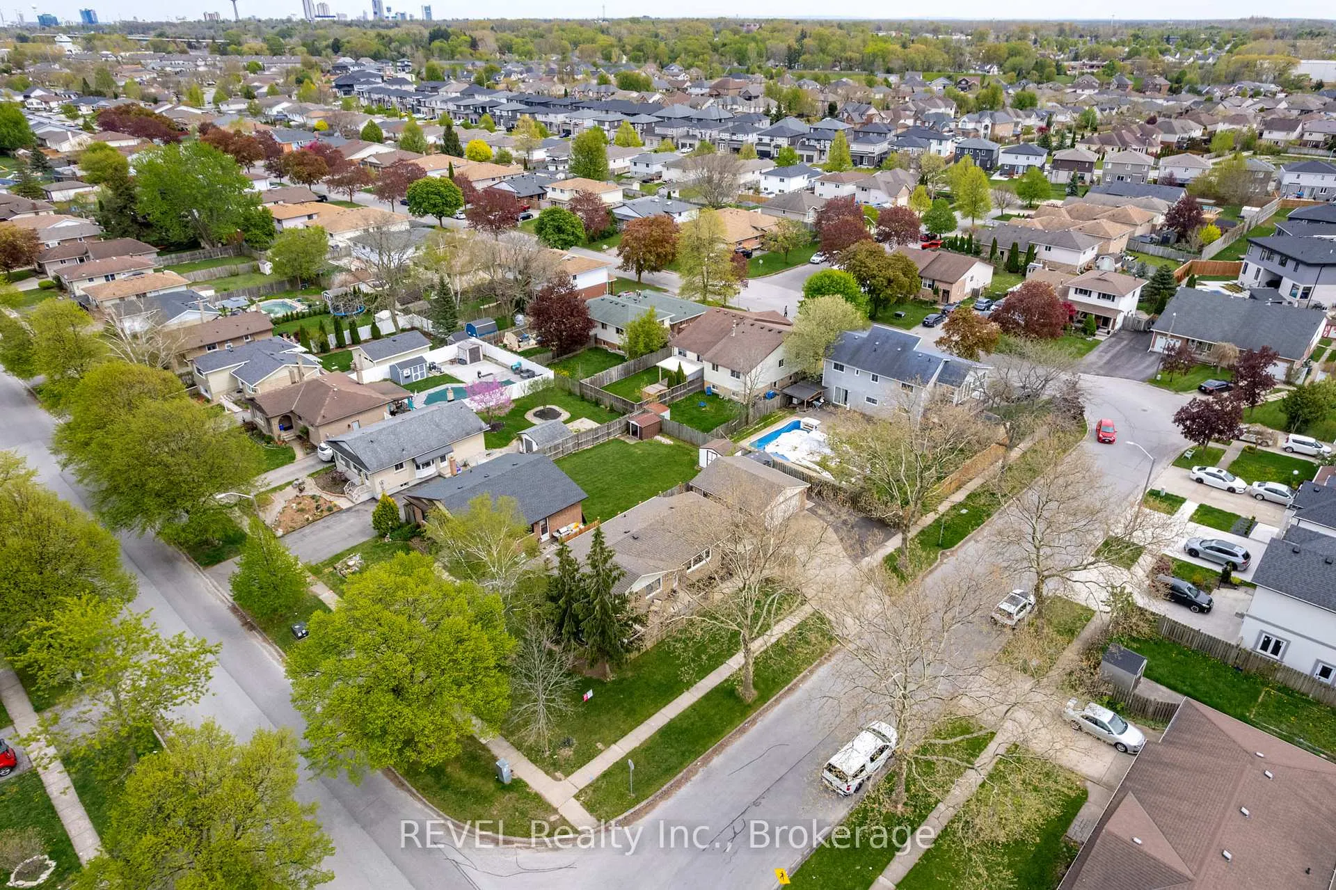 Photo 37 of 8257 Post Road, Niagara Falls, Ascot — HOMEH