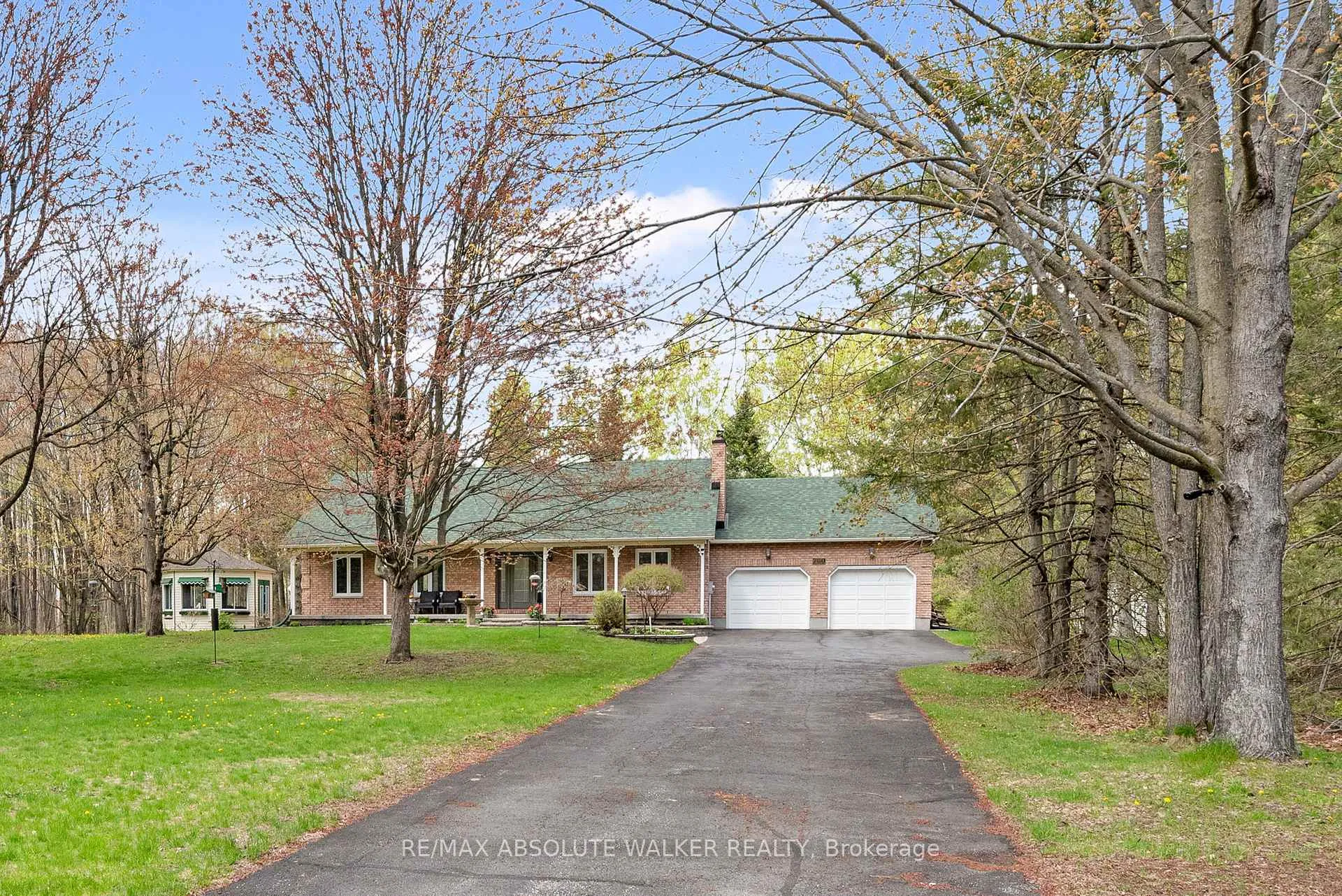 Photo 1 of 760 Canary Street, Ottawa, Navan — HOMEH
