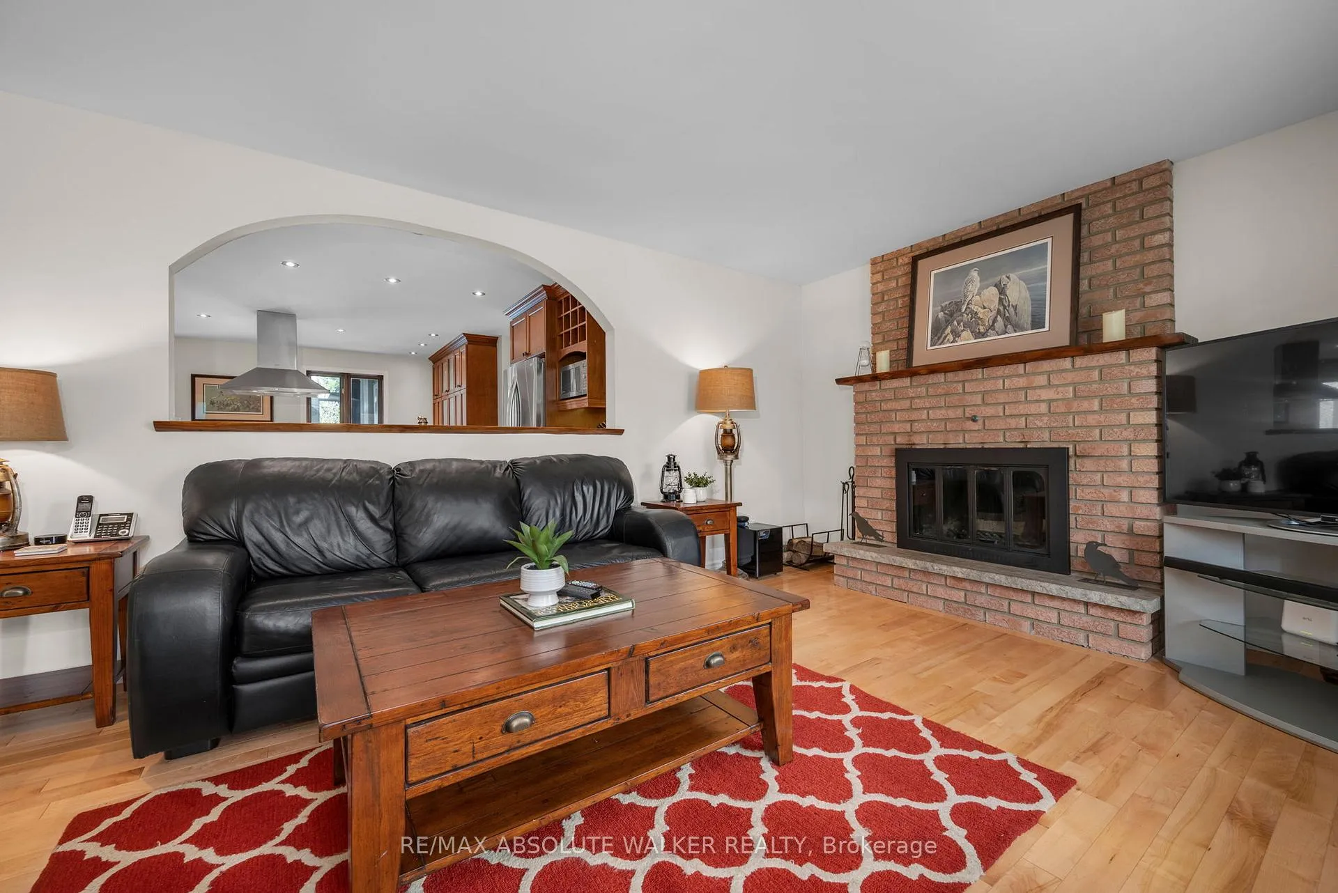 Photo 3 of 760 Canary Street, Ottawa, Navan — HOMEH