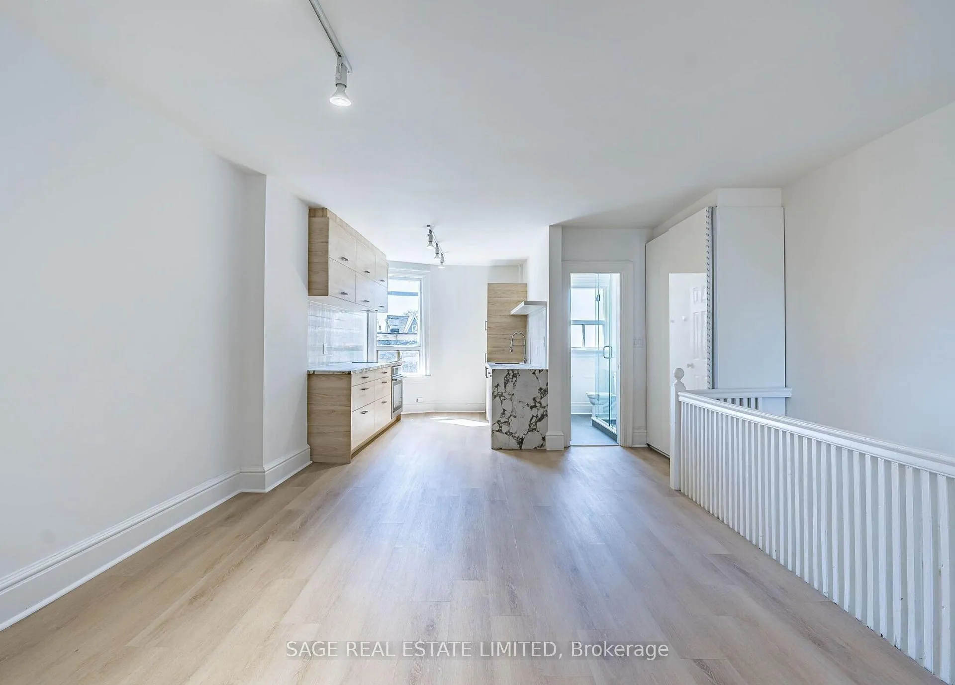 Photo 2 of Unit Upper, 1153 Dundas Street W, Toronto, Trinity-Bellwoods — HOMEH