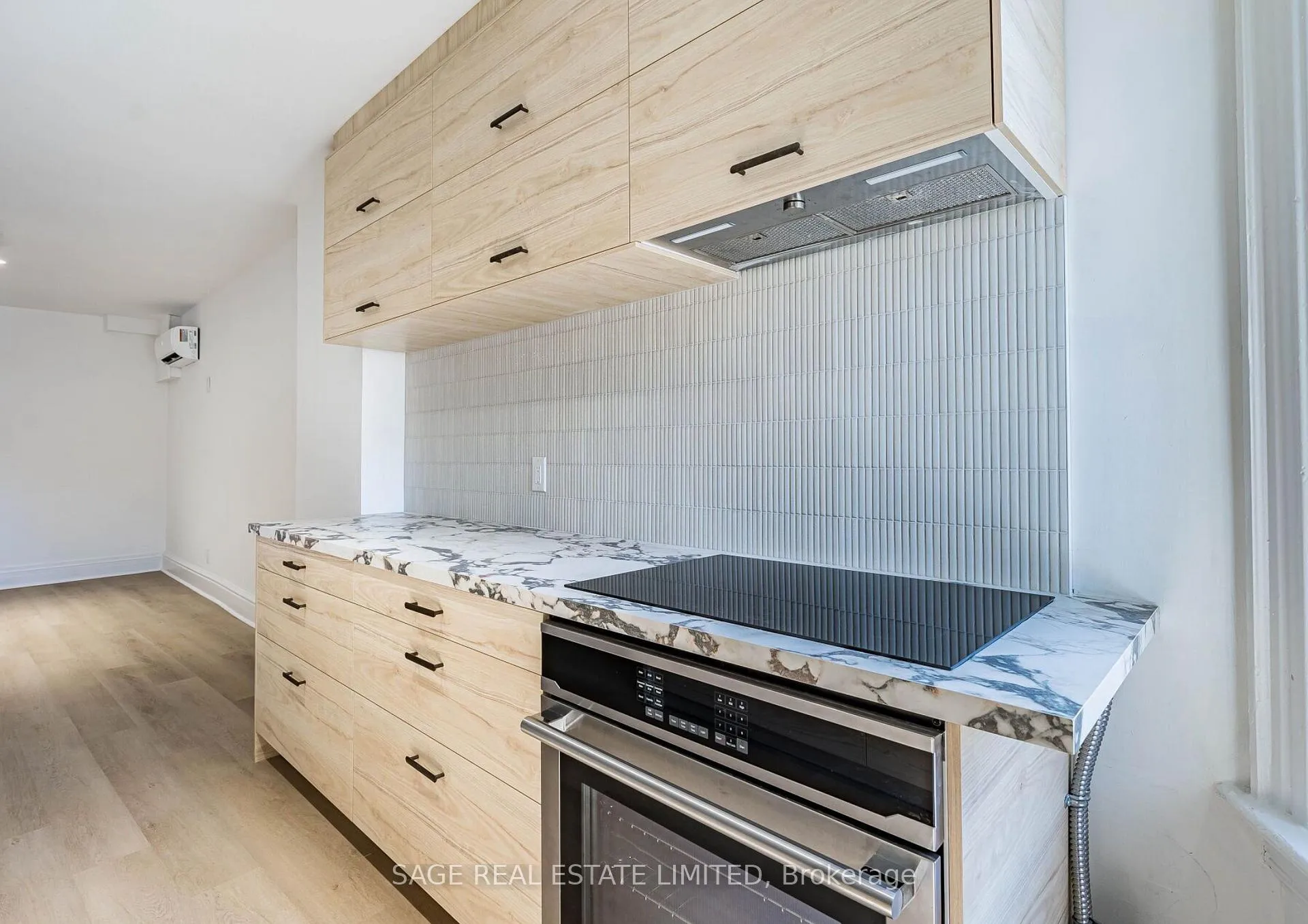 Photo 5 of Unit Upper, 1153 Dundas Street W, Toronto, Trinity-Bellwoods — HOMEH
