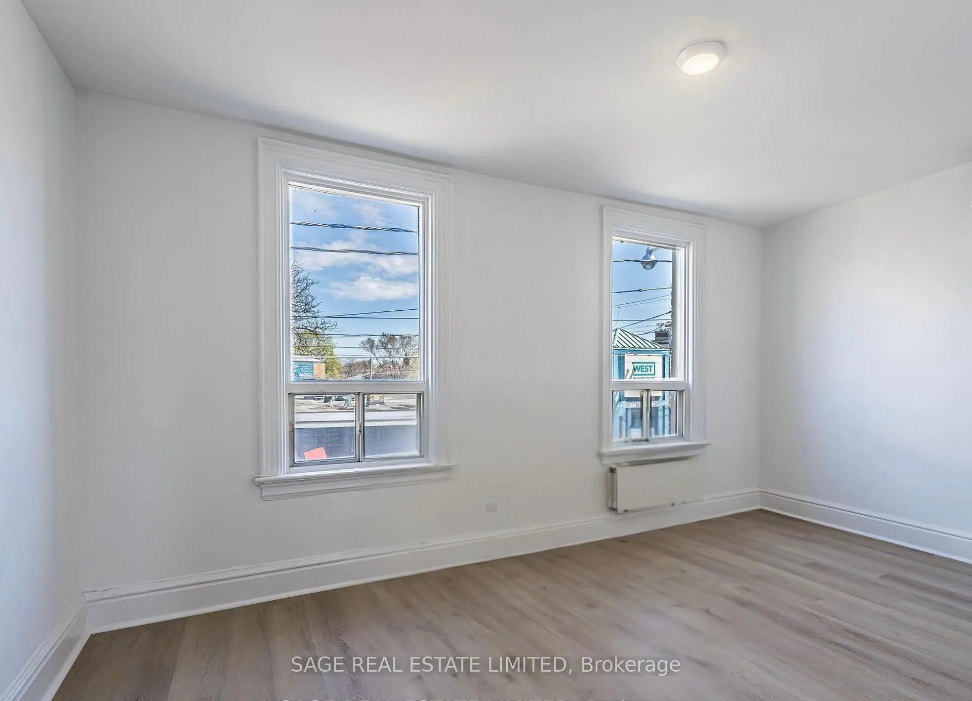 Photo 11 of Unit Upper, 1153 Dundas Street W, Toronto, Trinity-Bellwoods — HOMEH