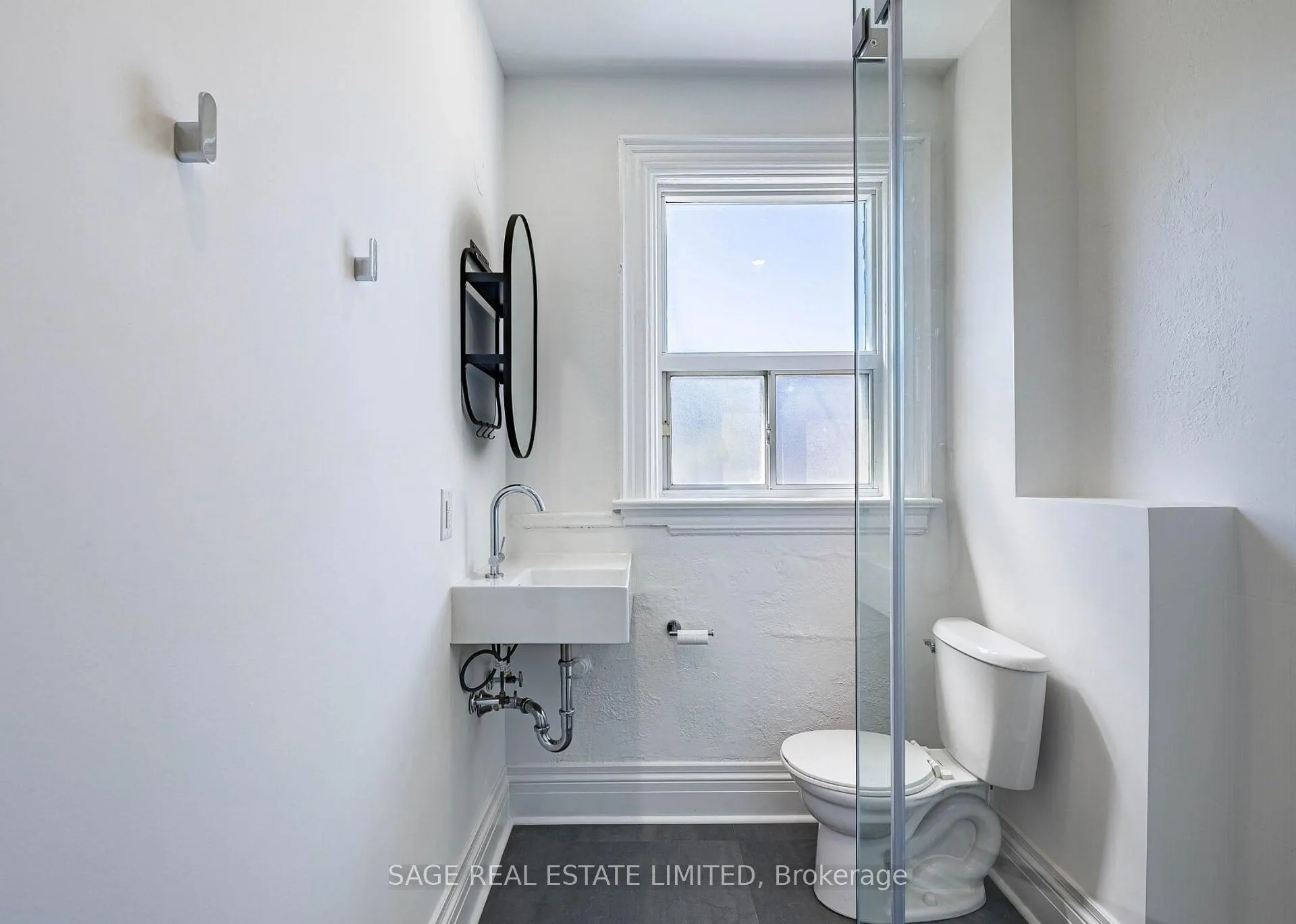 Photo 12 of Unit Upper, 1153 Dundas Street W, Toronto, Trinity-Bellwoods — HOMEH