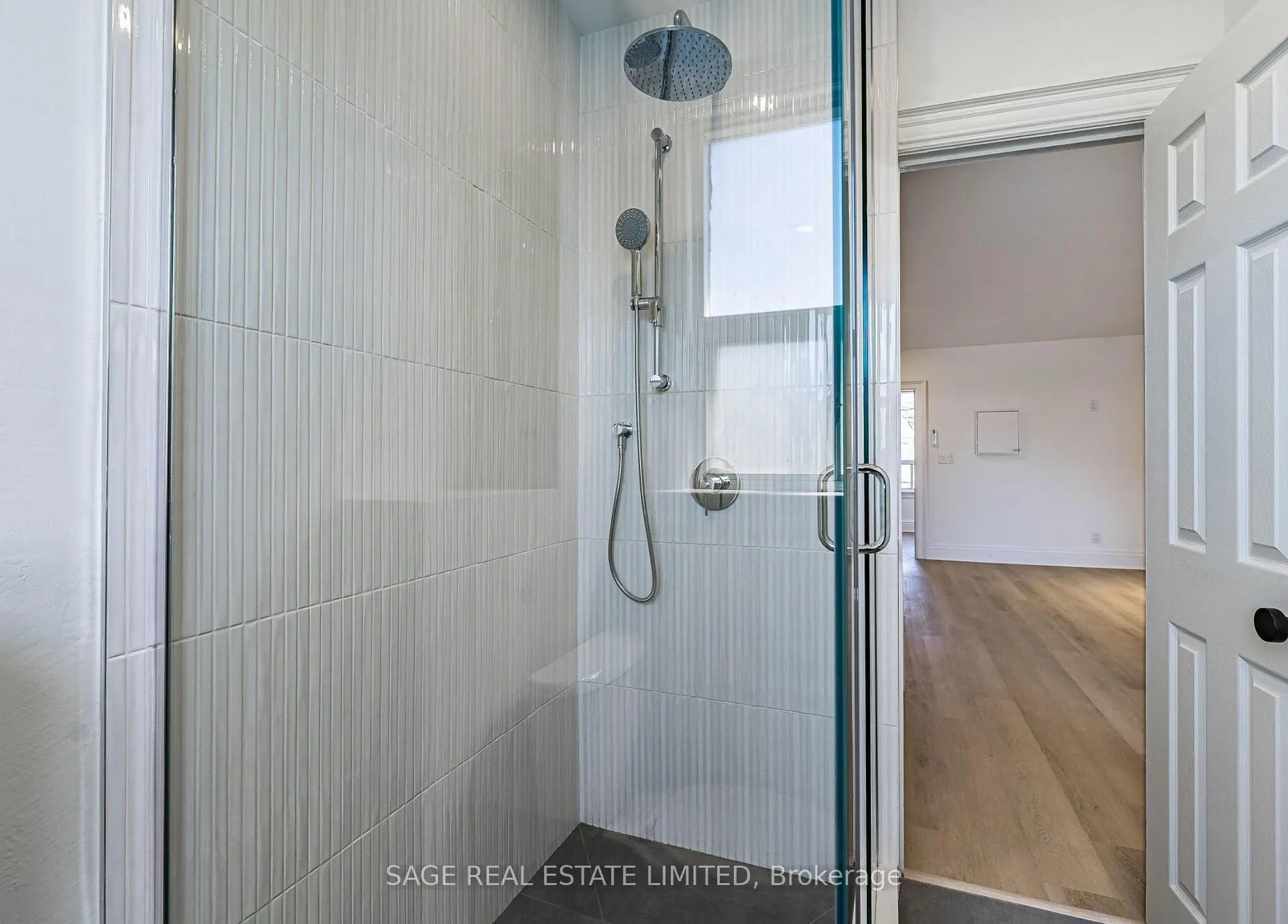 Photo 13 of Unit Upper, 1153 Dundas Street W, Toronto, Trinity-Bellwoods — HOMEH