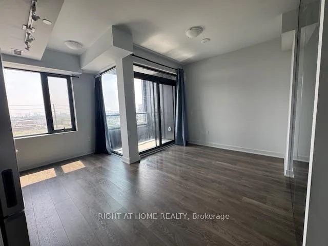 Photo 14 of 2920 Highway7 Road, Vaughan, Concord — HOMEH