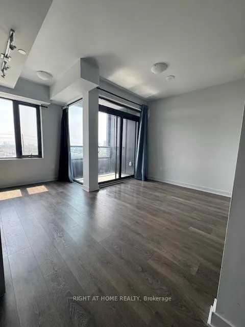 Photo 15 of 2920 Highway7 Road, Vaughan, Concord — HOMEH