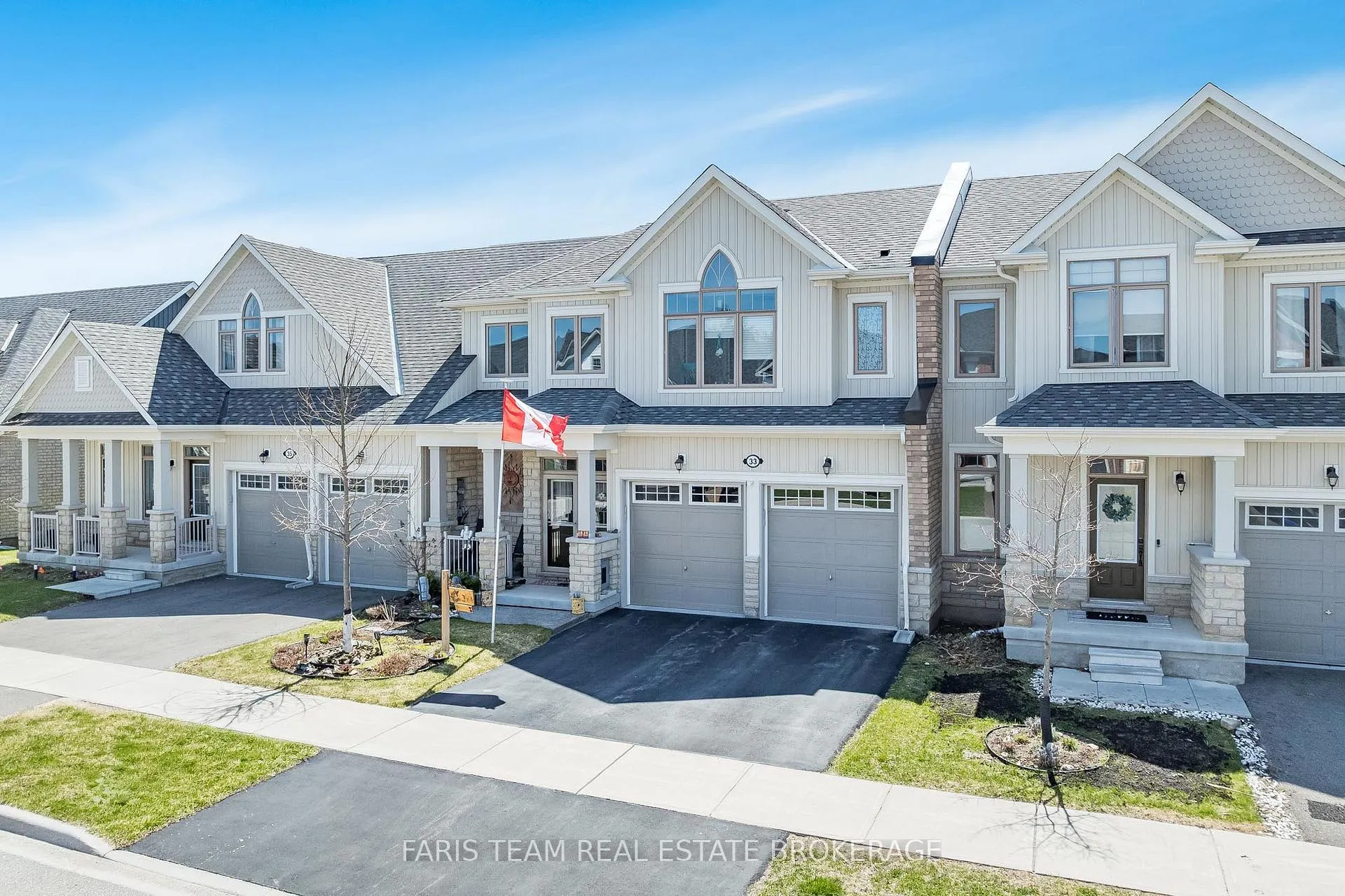 Photo 4 of 33 Bianca Crescent, Wasaga Beach — HOMEH
