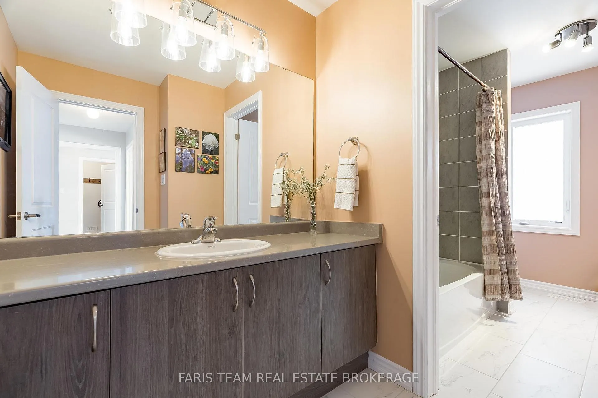 Photo 32 of 33 Bianca Crescent, Wasaga Beach — HOMEH