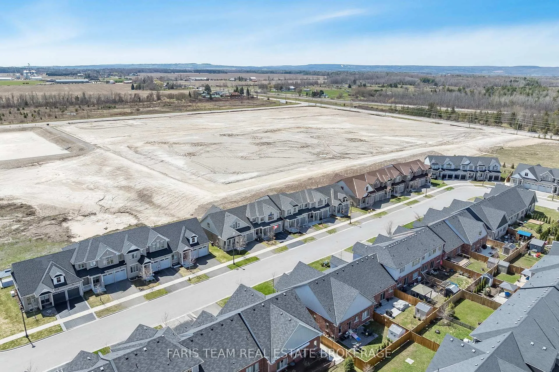 Photo 45 of 33 Bianca Crescent, Wasaga Beach — HOMEH