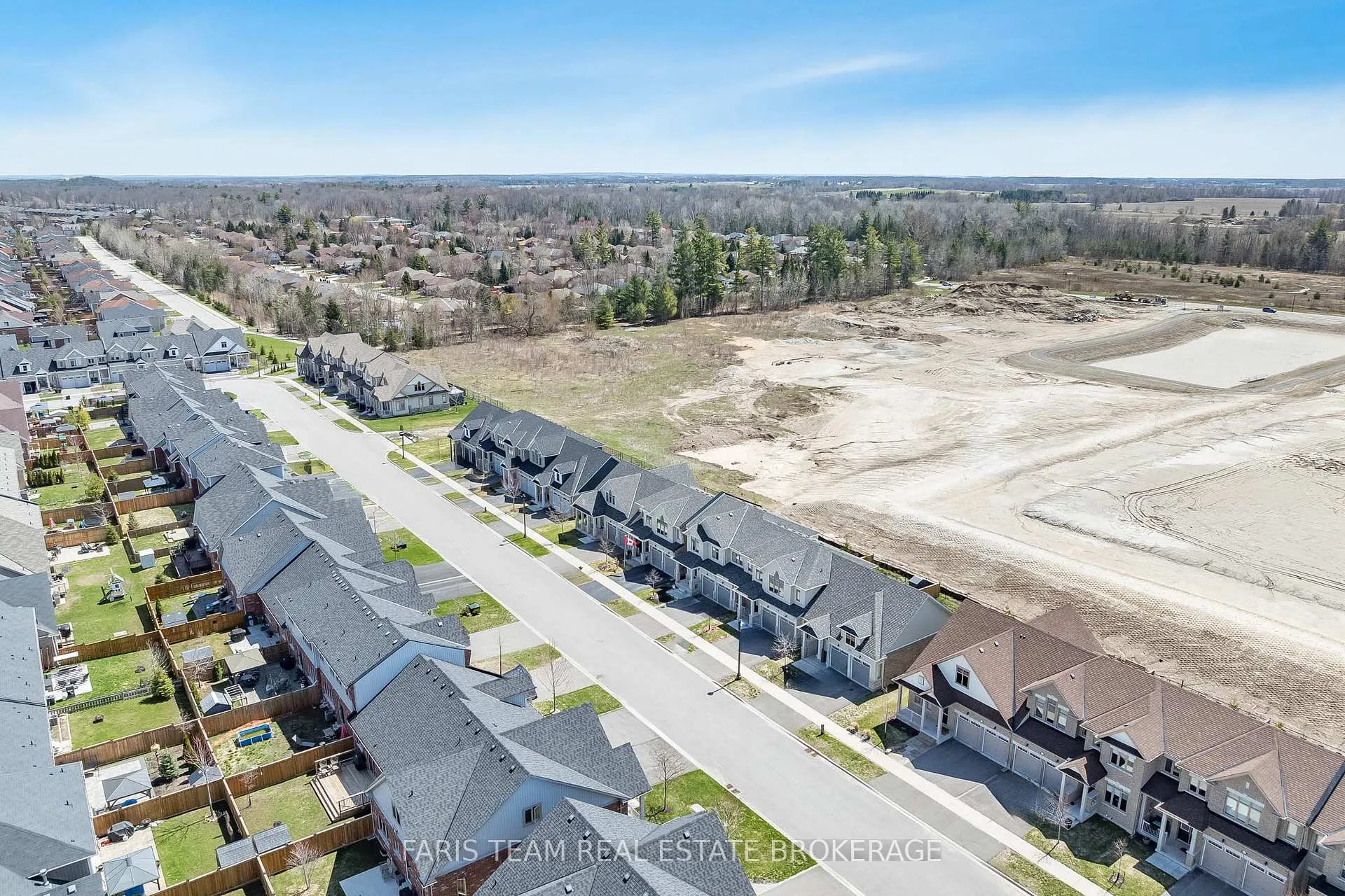 Photo 46 of 33 Bianca Crescent, Wasaga Beach — HOMEH