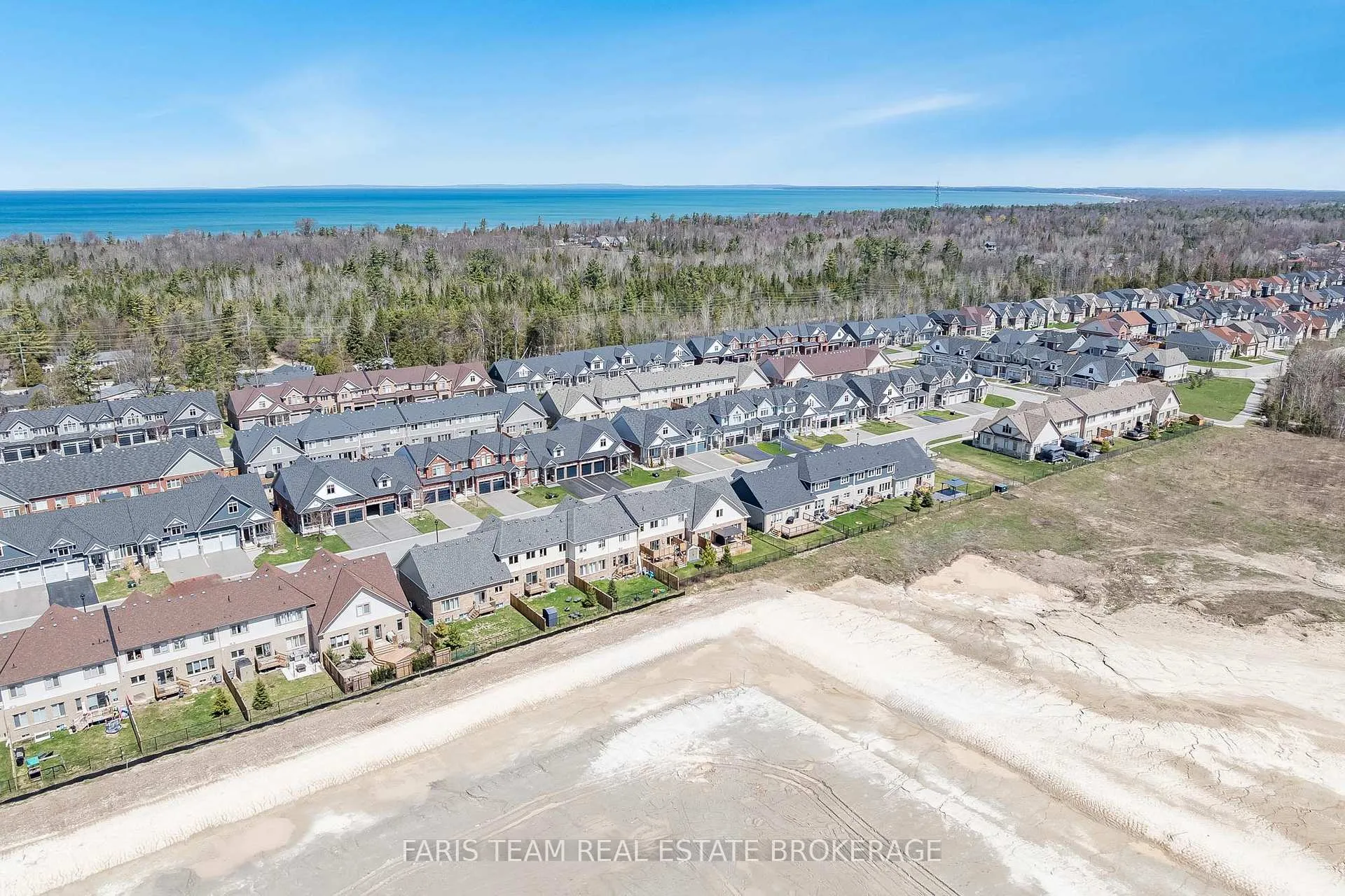 Photo 47 of 33 Bianca Crescent, Wasaga Beach — HOMEH