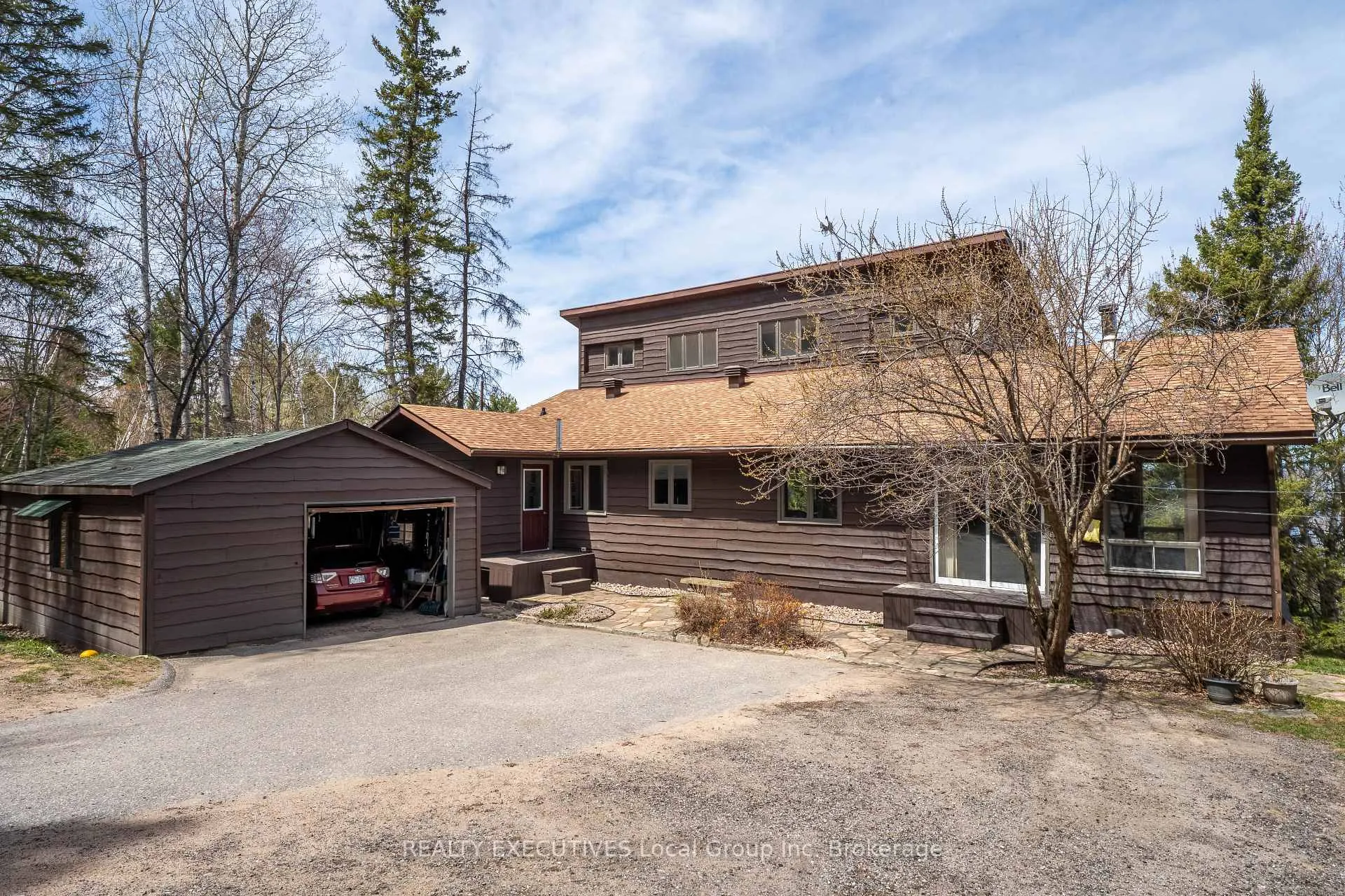Photo 4 of 410 Pinecreek Crescent, Callander — HOMEH