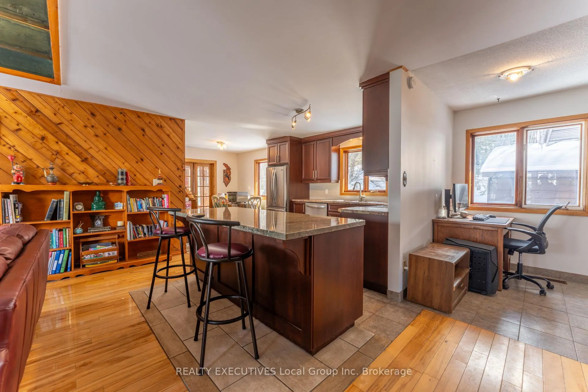 Photo 15 of 410 Pinecreek Crescent, Callander — HOMEH