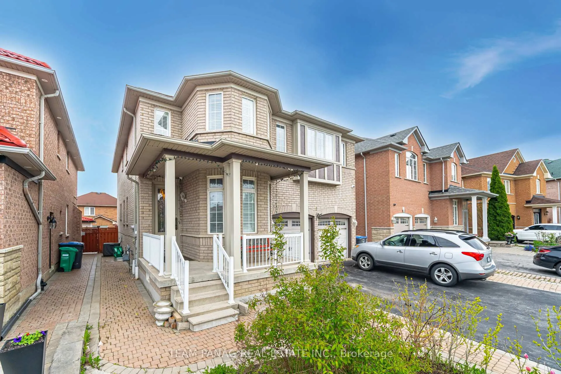 Photo 2 of 8 Goreridge Crescent, Brampton, Bram East — HOMEH