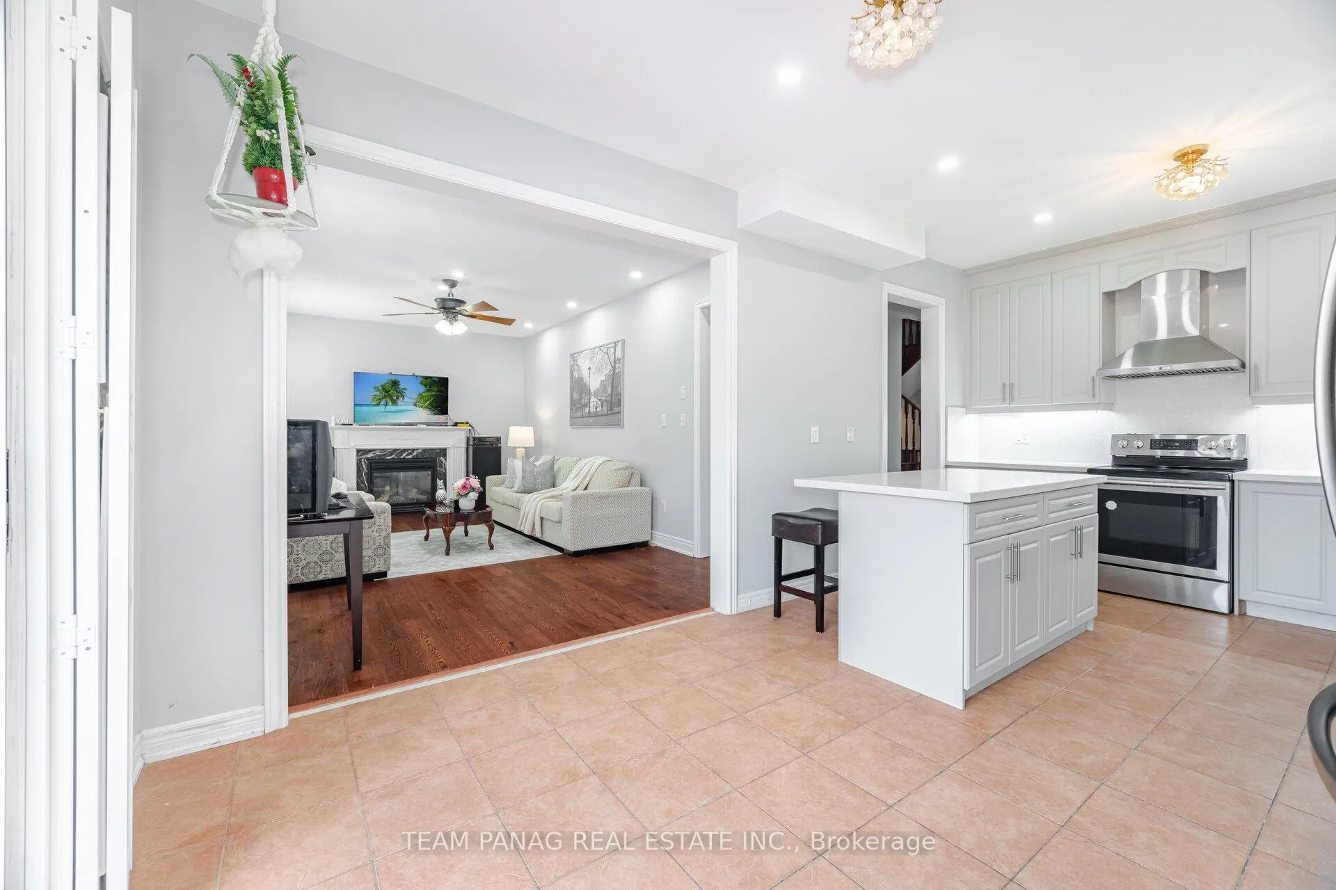 Photo 11 of 8 Goreridge Crescent, Brampton, Bram East — HOMEH