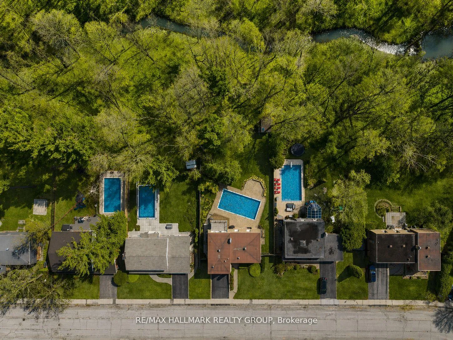 Photo 2 of 23 Riverbrook Road, Ottawa, Arlington Woods — HOMEH