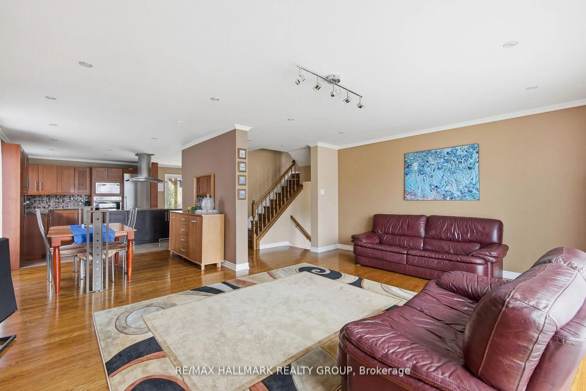 Photo 6 of 23 Riverbrook Road, Ottawa, Arlington Woods — HOMEH