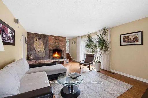 Photo 13 of 23 Riverbrook Road, Ottawa, Arlington Woods — HOMEH