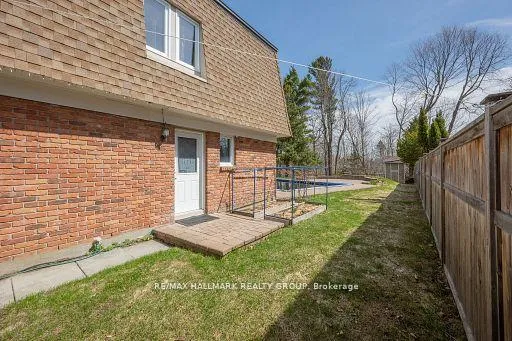 Photo 39 of 23 Riverbrook Road, Ottawa, Arlington Woods — HOMEH