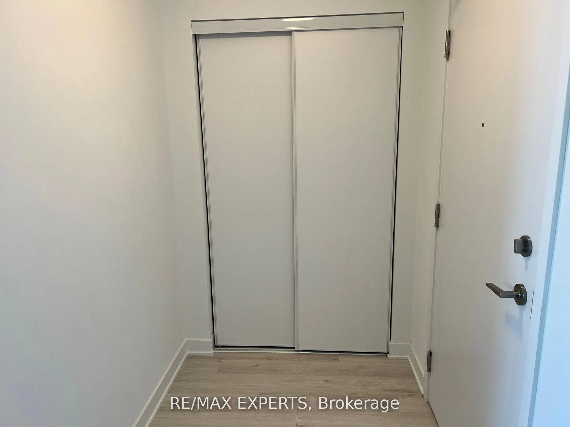 Photo 3 of Unit 605, 681 Yonge Street, Barrie, Painswick South — HOMEH