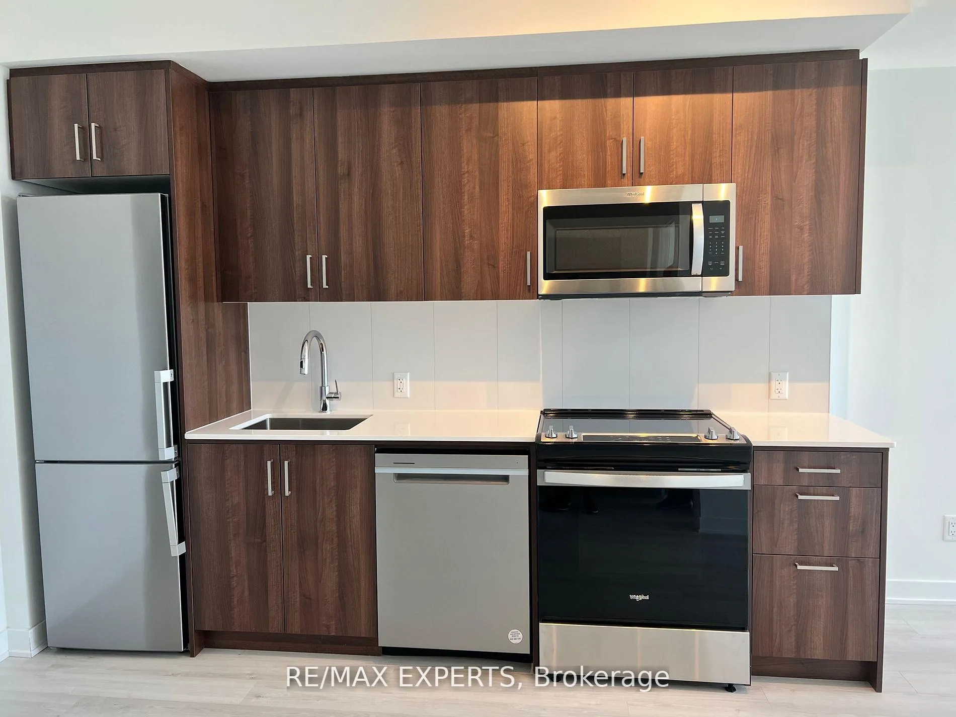 Photo 6 of Unit 605, 681 Yonge Street, Barrie, Painswick South — HOMEH