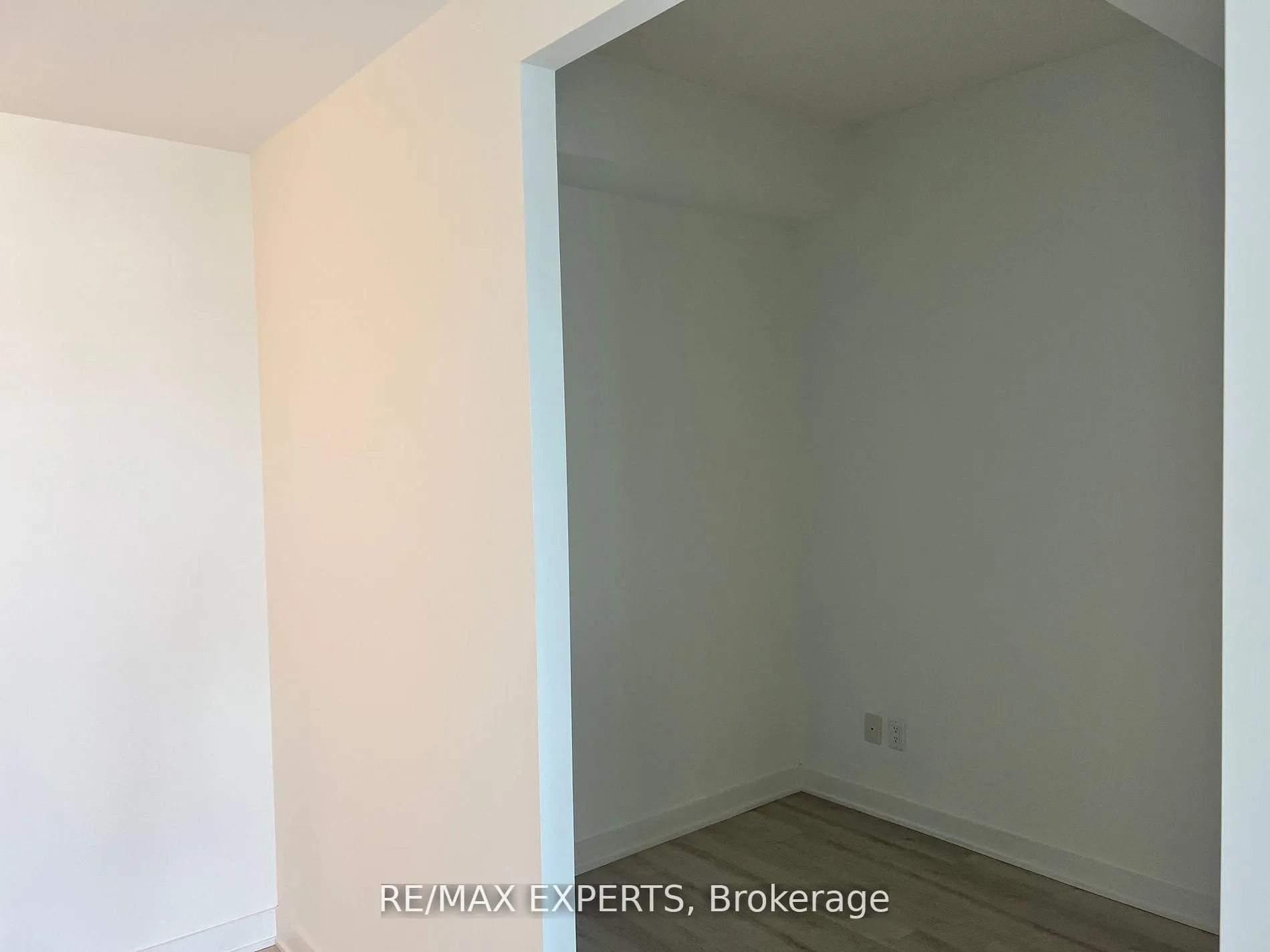 Photo 9 of Unit 605, 681 Yonge Street, Barrie, Painswick South — HOMEH