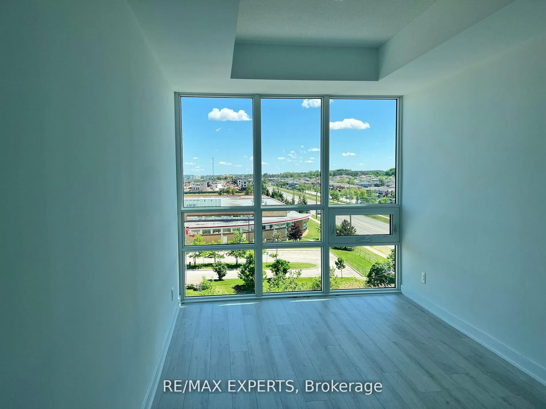 Photo 10 of Unit 605, 681 Yonge Street, Barrie, Painswick South — HOMEH