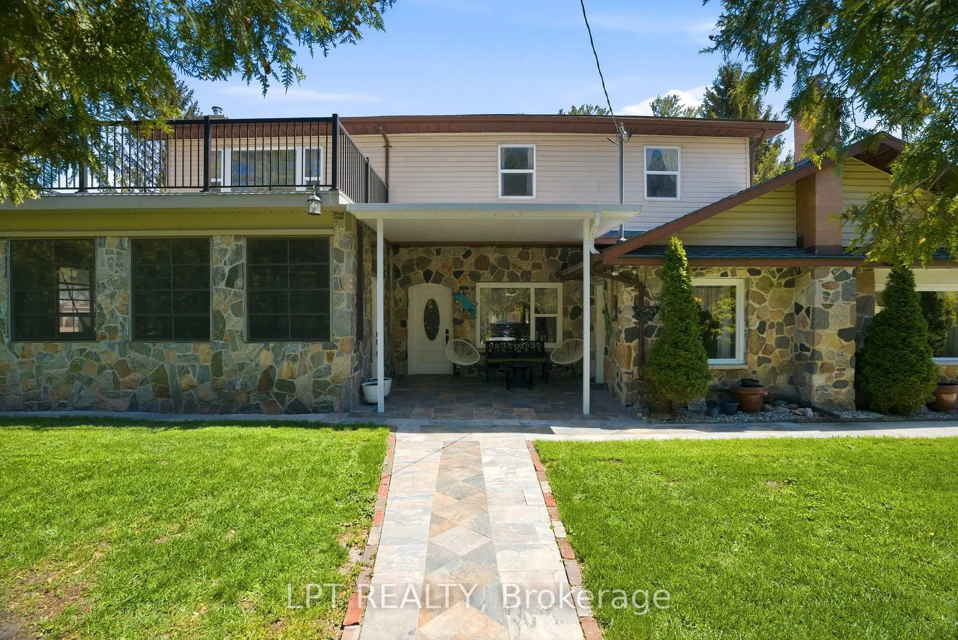 Photo 1 of 9996 Huron Street, Lambton Shores, Port Franks — HOMEH