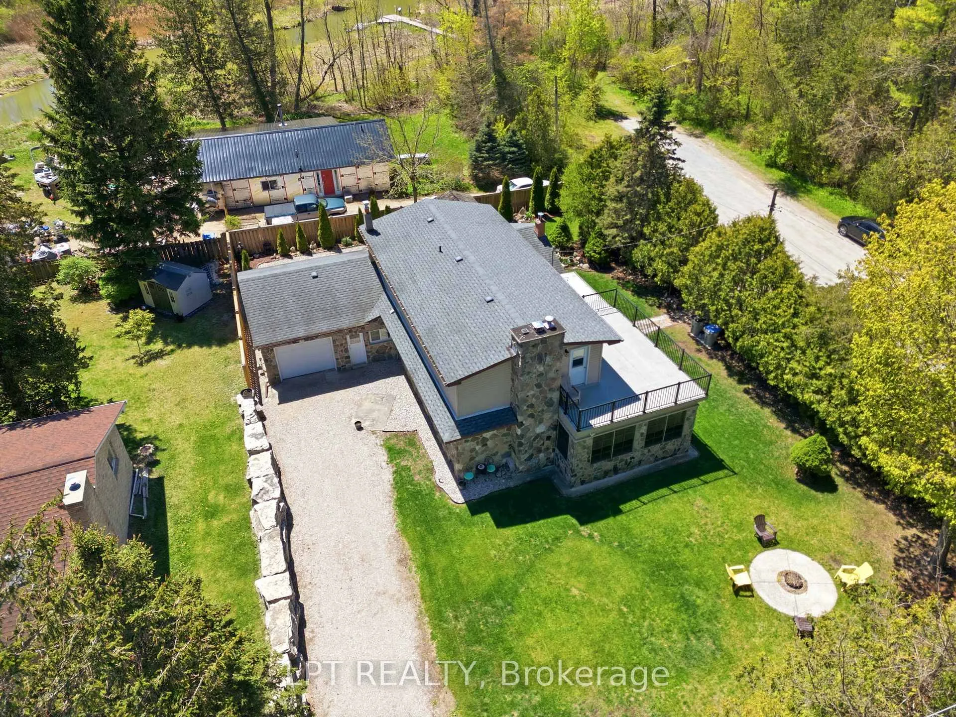 Photo 3 of 9996 Huron Street, Lambton Shores, Port Franks — HOMEH