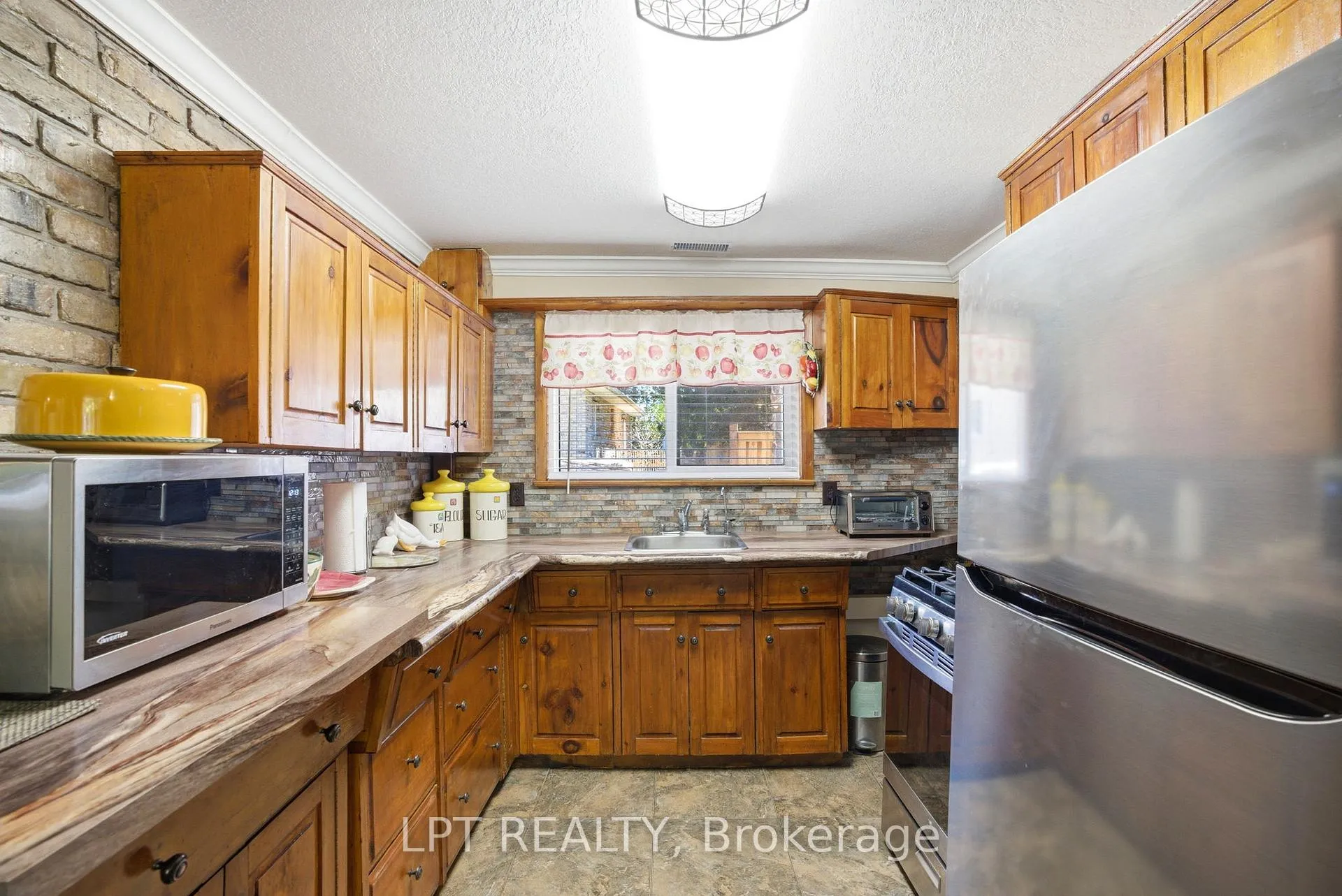 Photo 8 of 9996 Huron Street, Lambton Shores, Port Franks — HOMEH