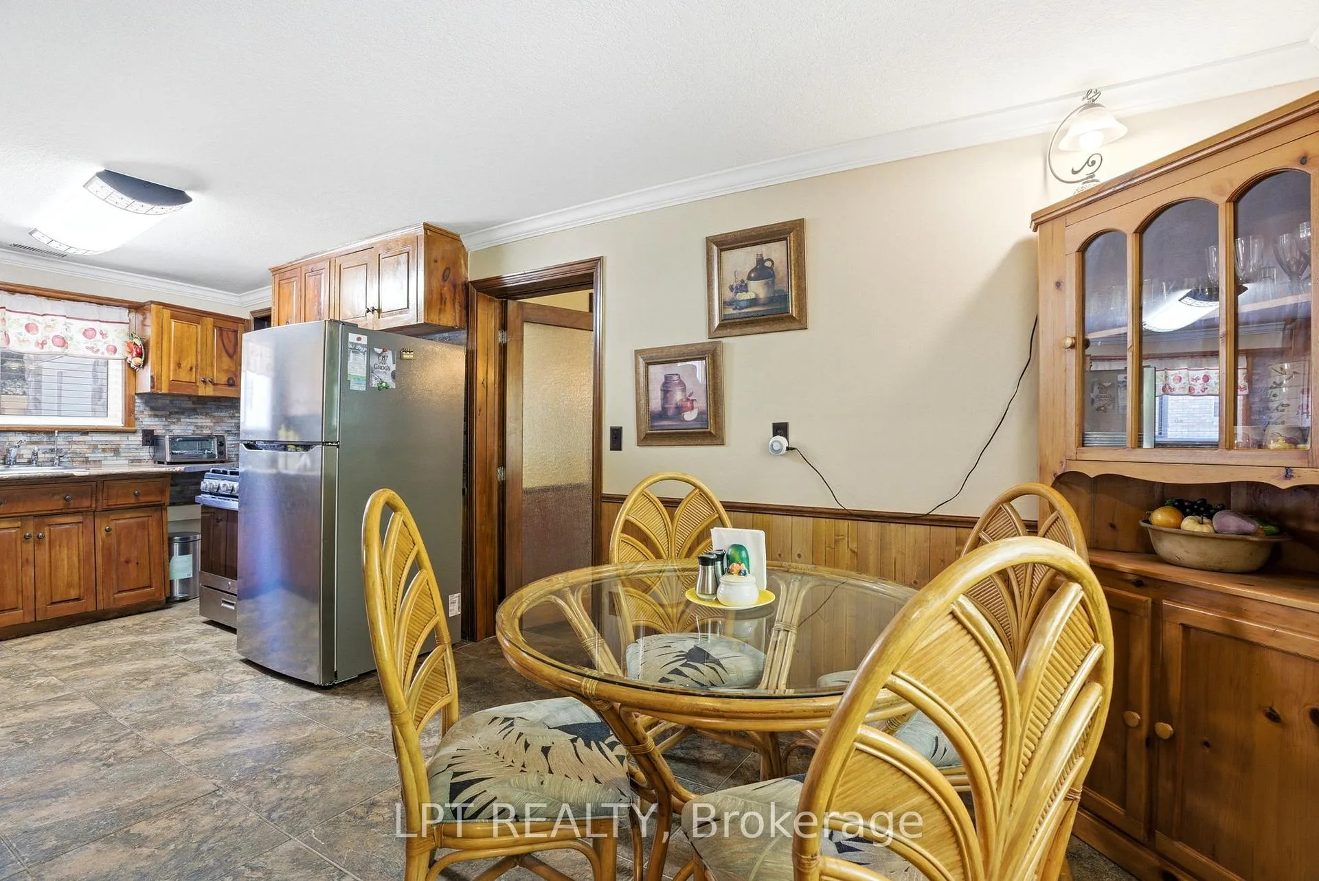 Photo 11 of 9996 Huron Street, Lambton Shores, Port Franks — HOMEH