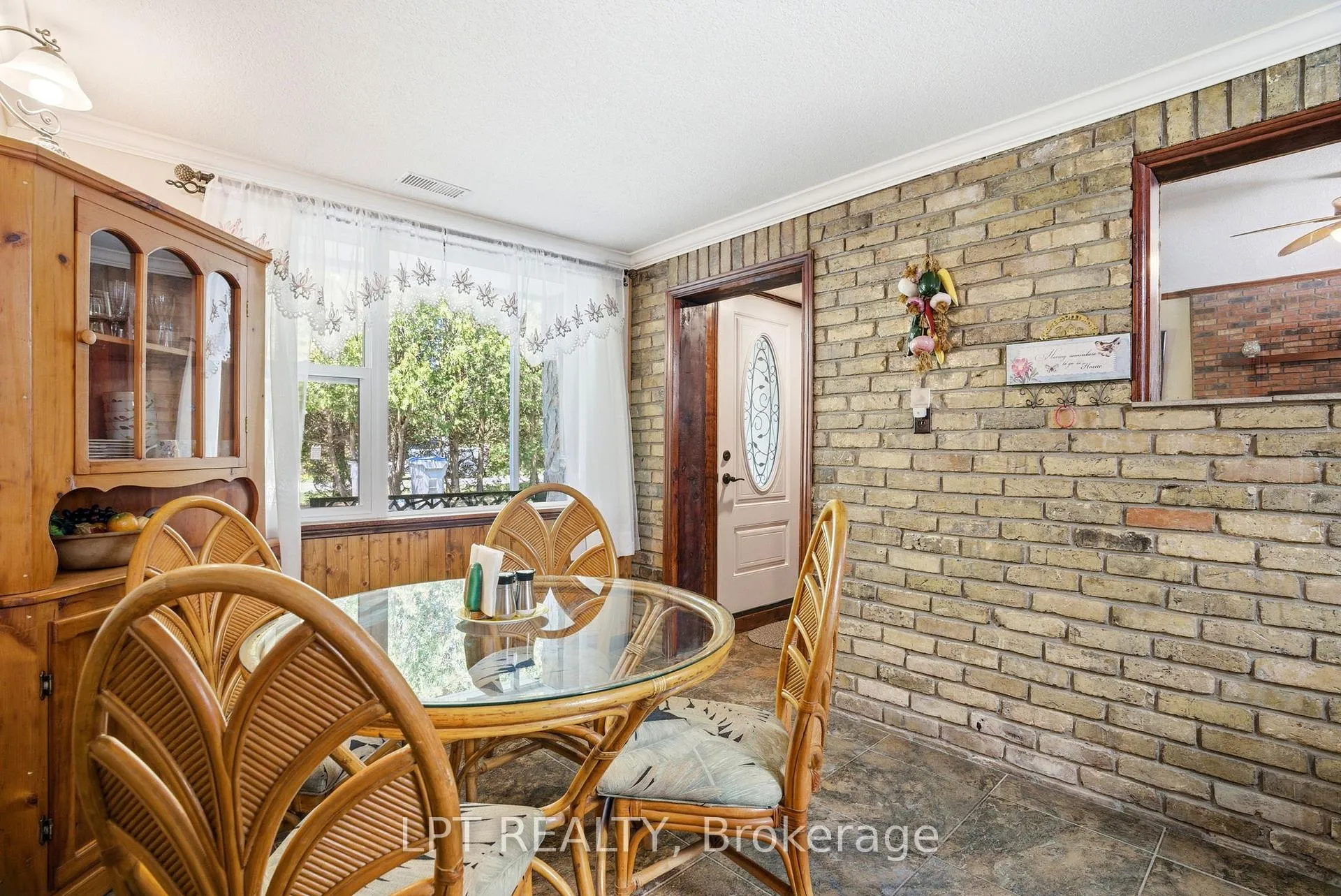 Photo 12 of 9996 Huron Street, Lambton Shores, Port Franks — HOMEH