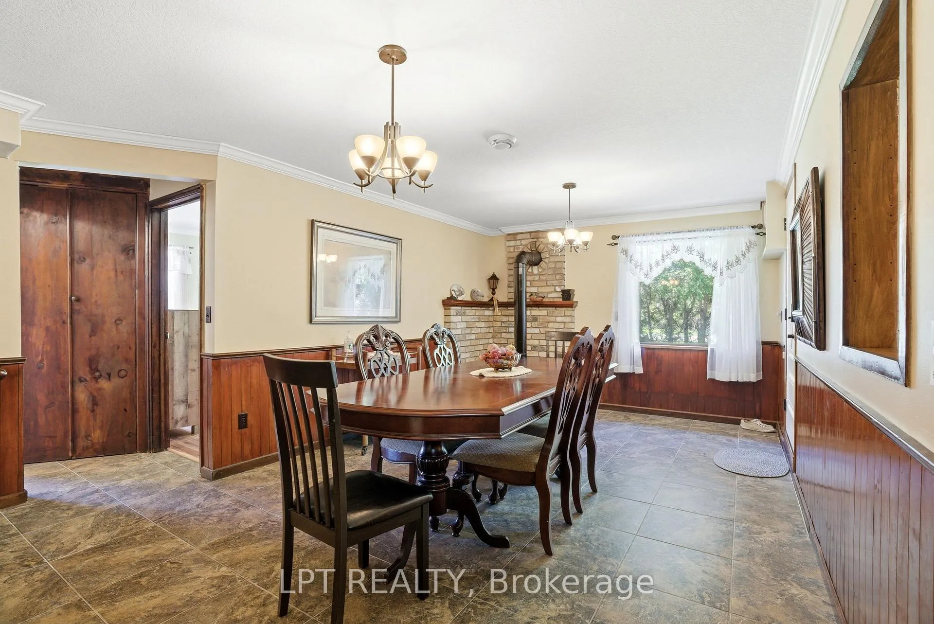 Photo 13 of 9996 Huron Street, Lambton Shores, Port Franks — HOMEH