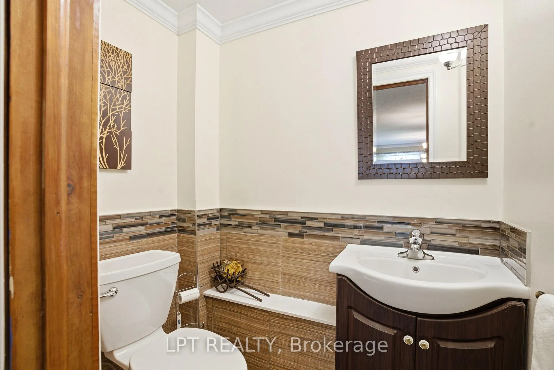 Photo 14 of 9996 Huron Street, Lambton Shores, Port Franks — HOMEH